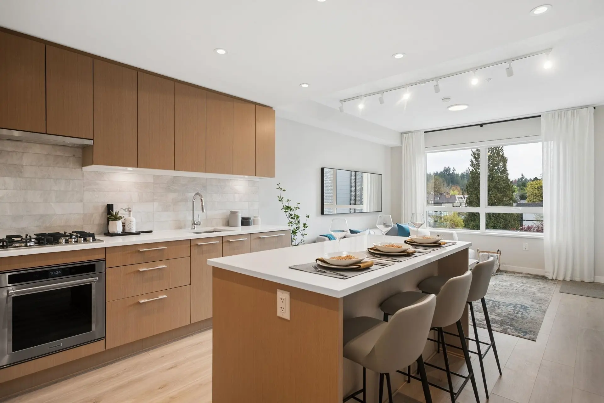 #515 110 E 17th Street - Image 6