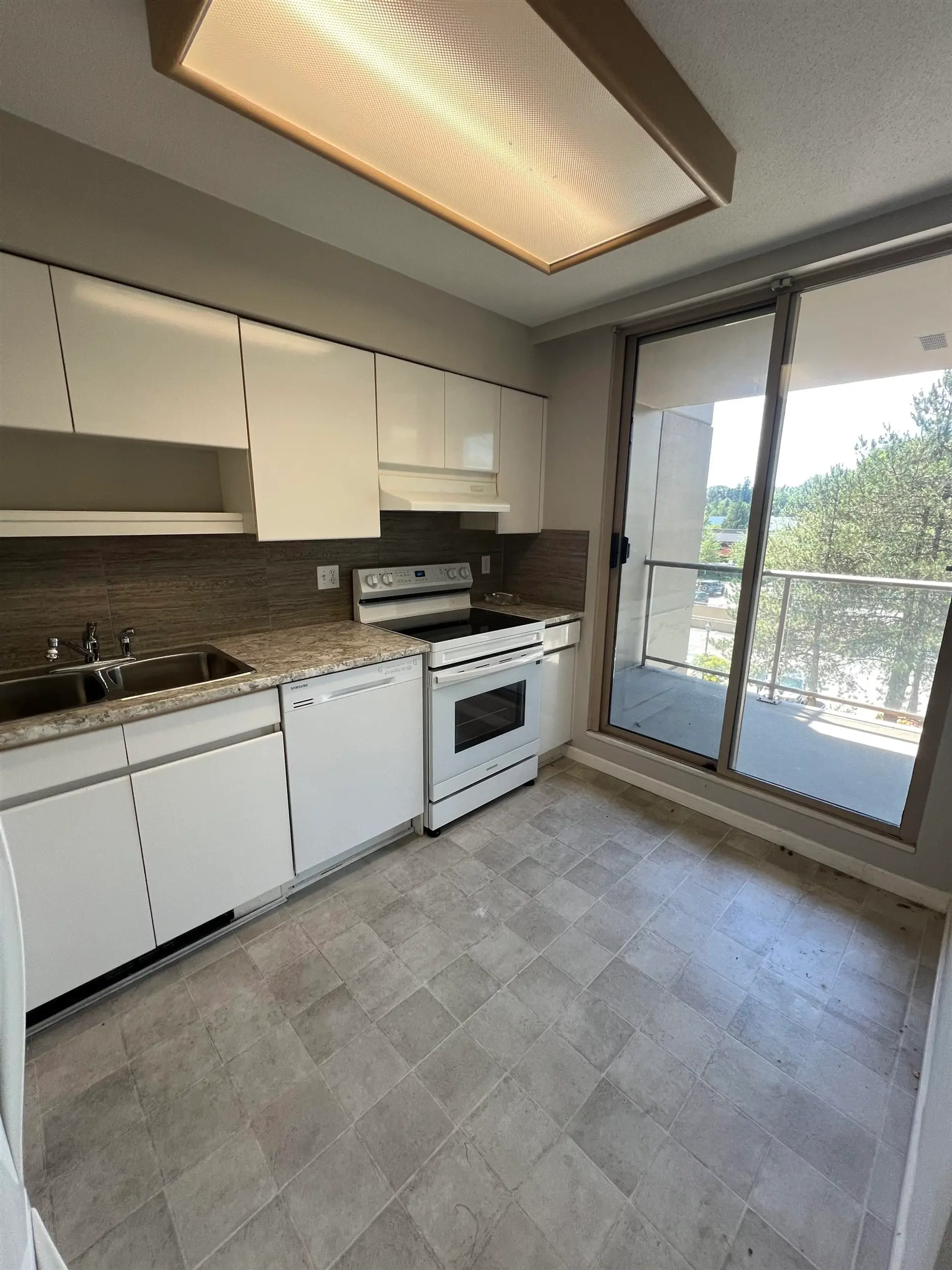 #306 1327 E Keith Road - Image 7