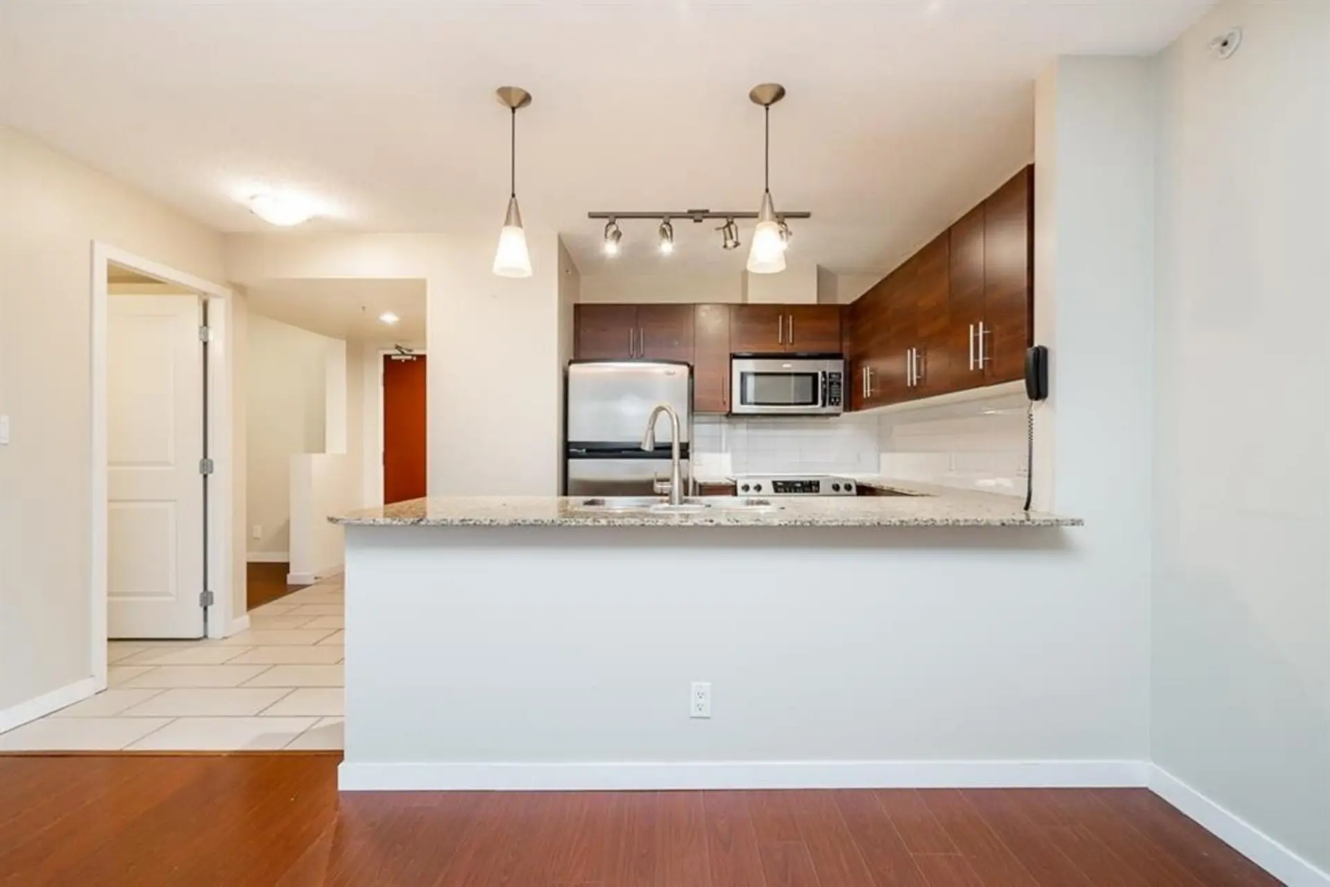 #1307 814 Royal Avenue - Image 3
