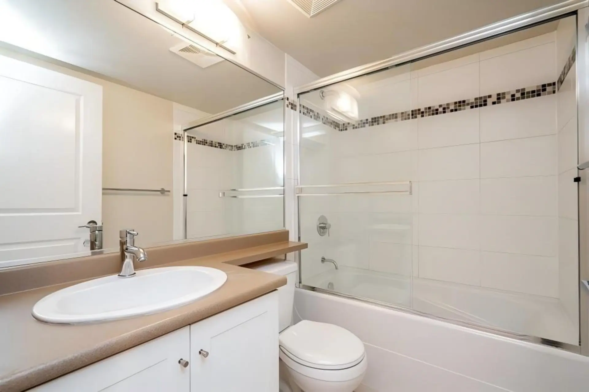 #1307 814 Royal Avenue - Image 8