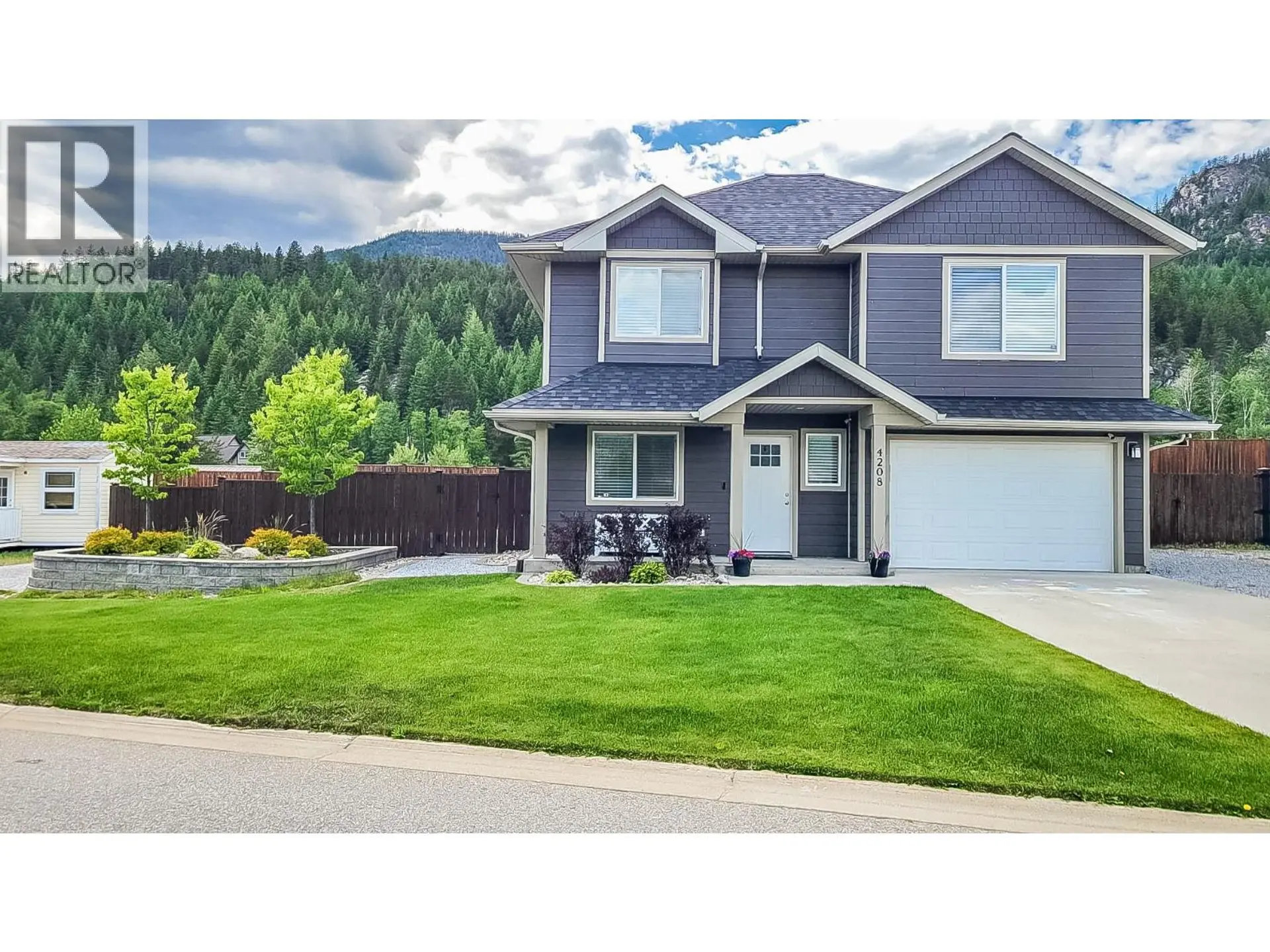 Property at 4208 16th Avenue, Castlegar, BC