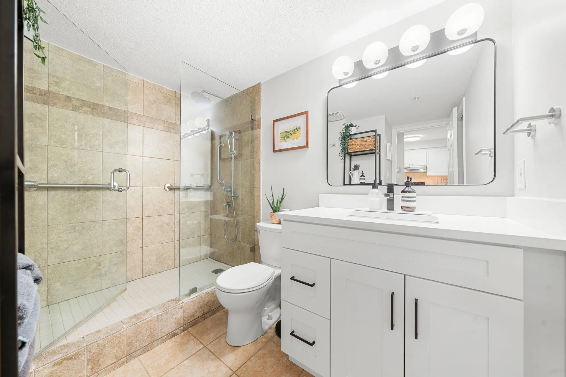 #249 2565 W Broadway - Image 16