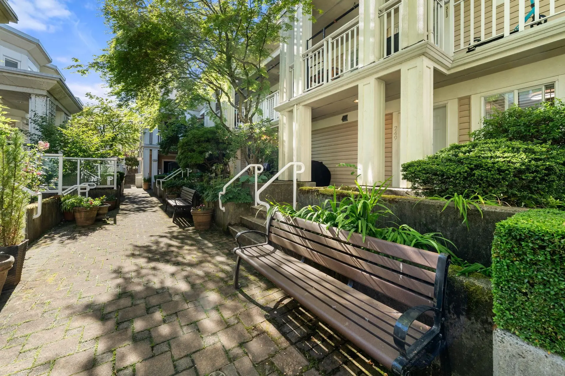 #249 2565 W Broadway - Image 18
