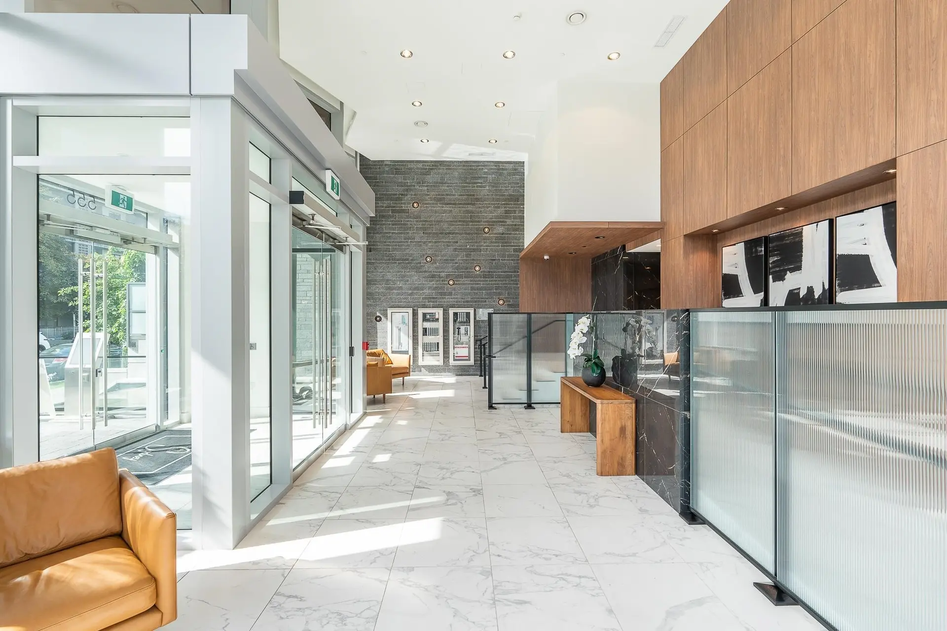 #1004 555 Sydney Avenue - Image 10