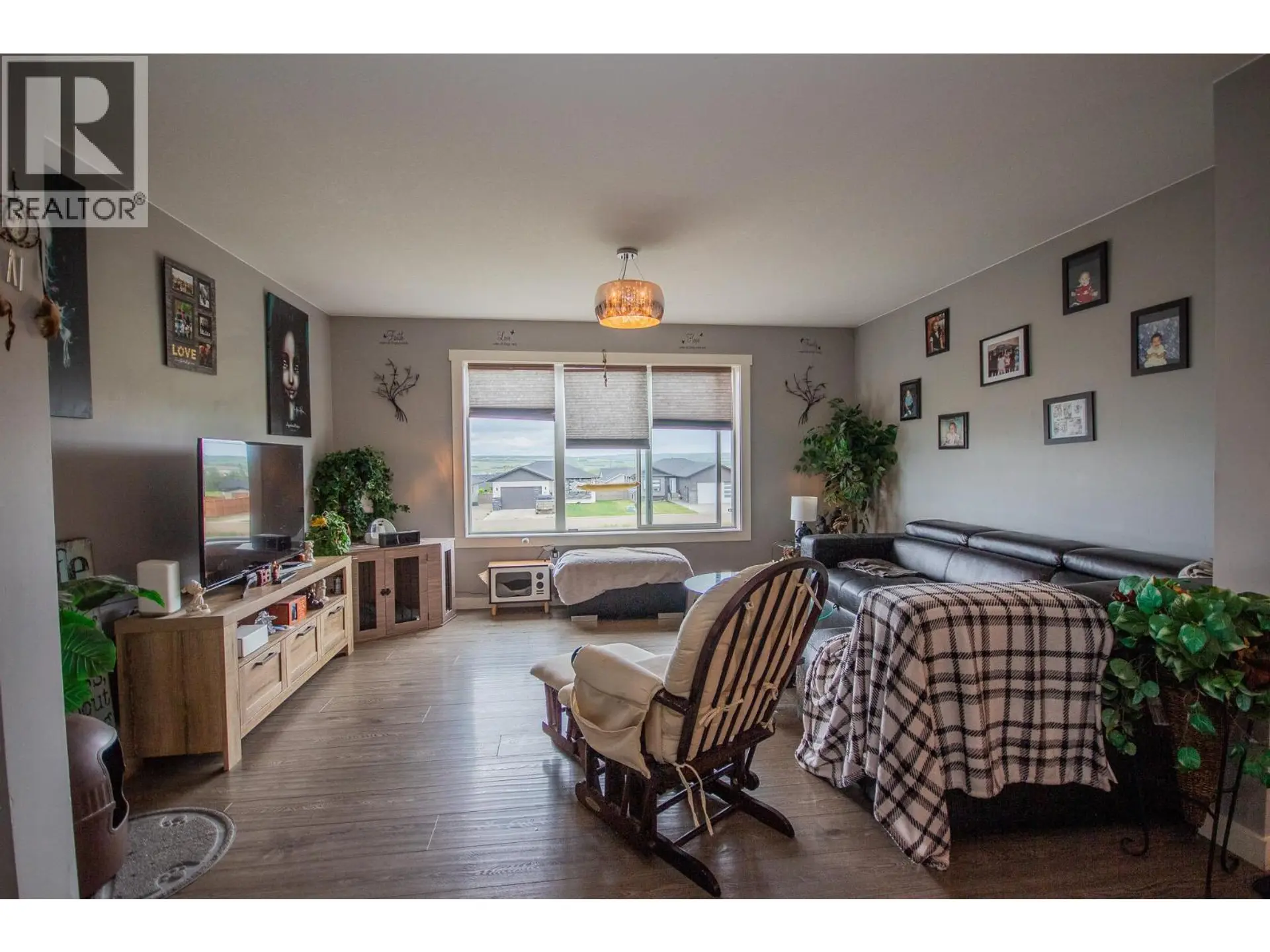 8219 18 Street - Image 2