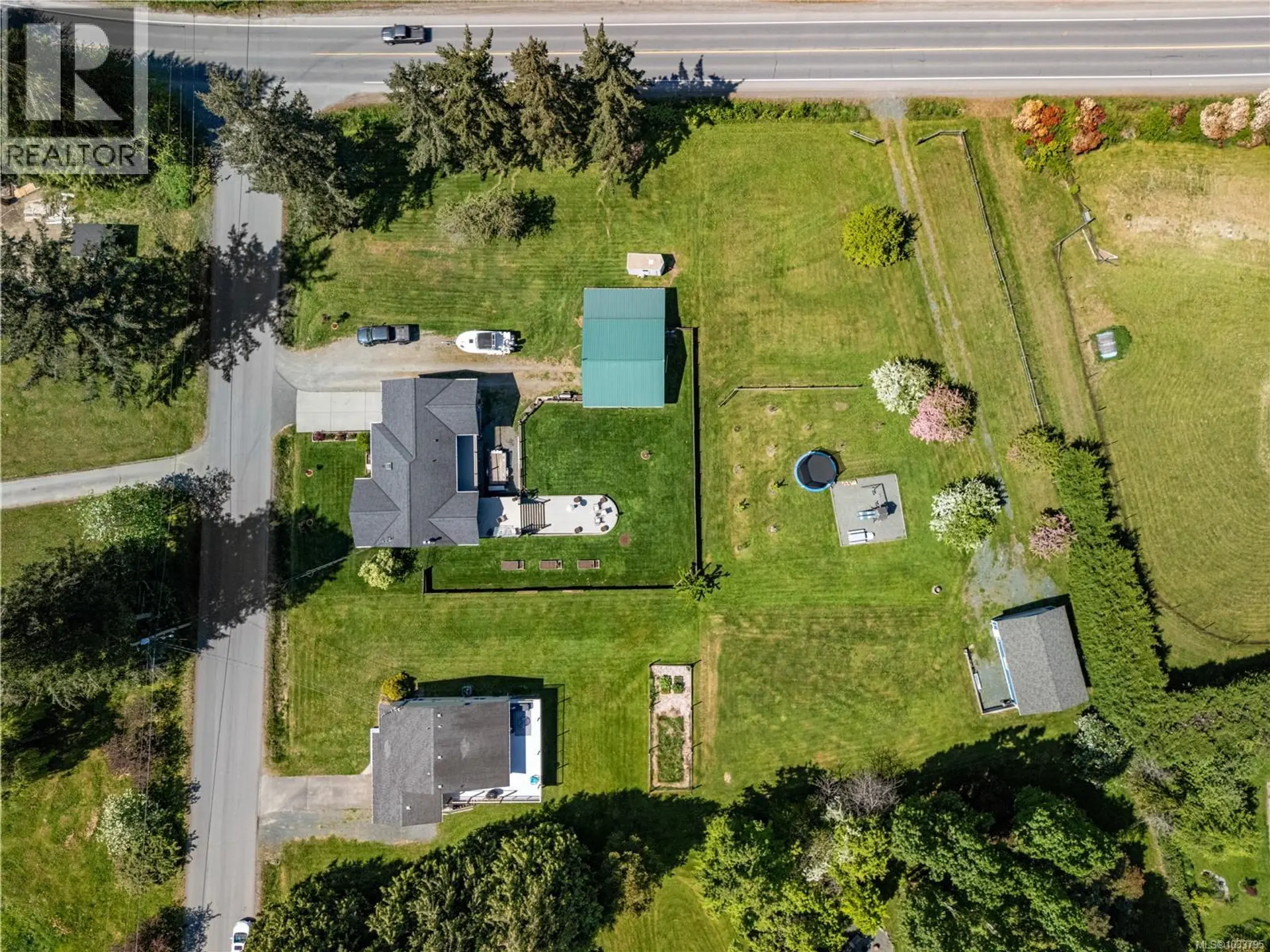 Property at 1527 Chilco Rd, Crofton, BC