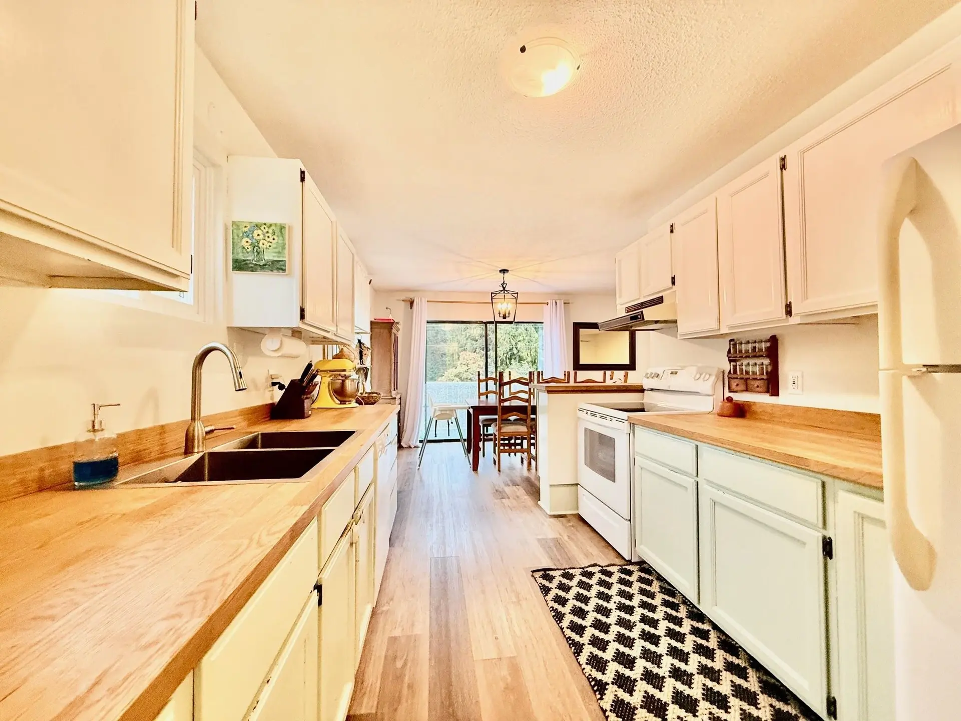 Property at 5607 Wakefield Road, Sechelt, BC