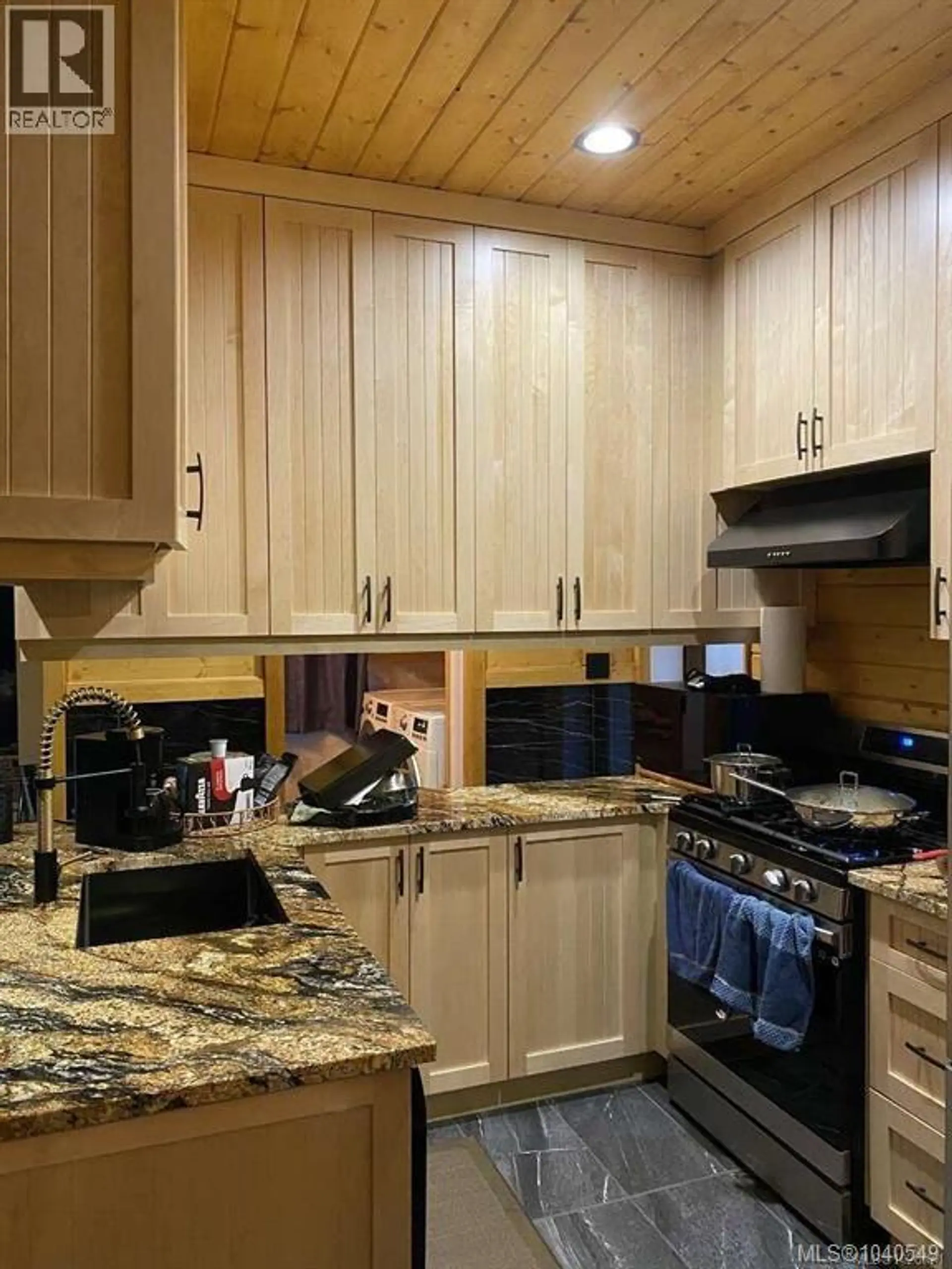 1591 Cowichan Bay Rd - Image 7