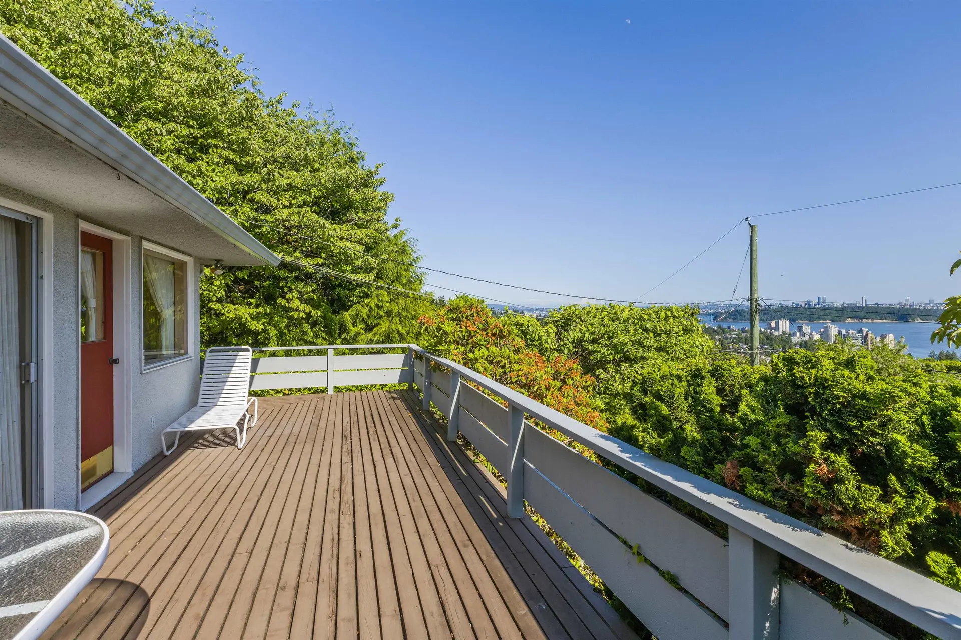 Property at 2575 Queens Avenue, West Vancouver, BC