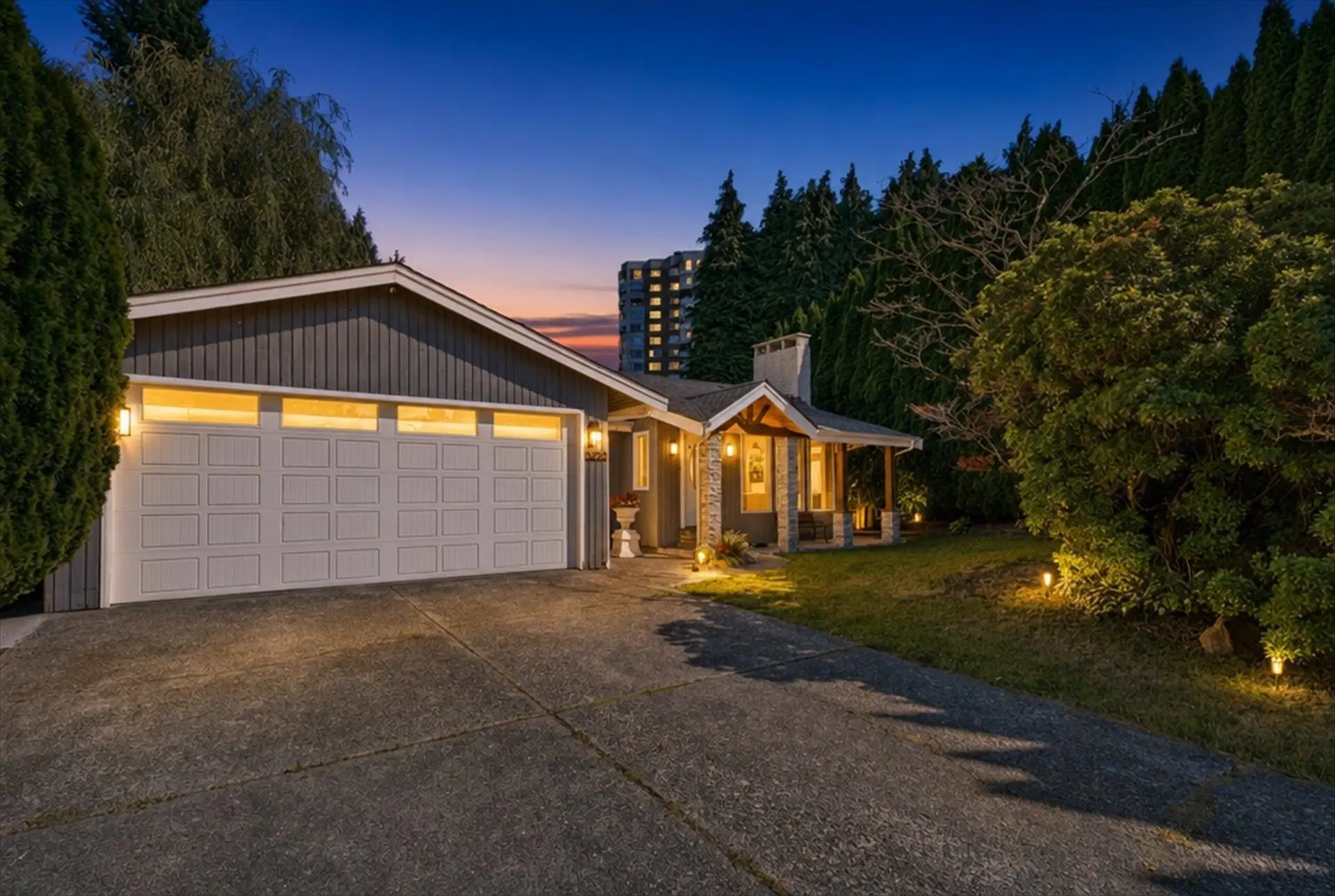 Property at 3222 Comox Court, Abbotsford, BC