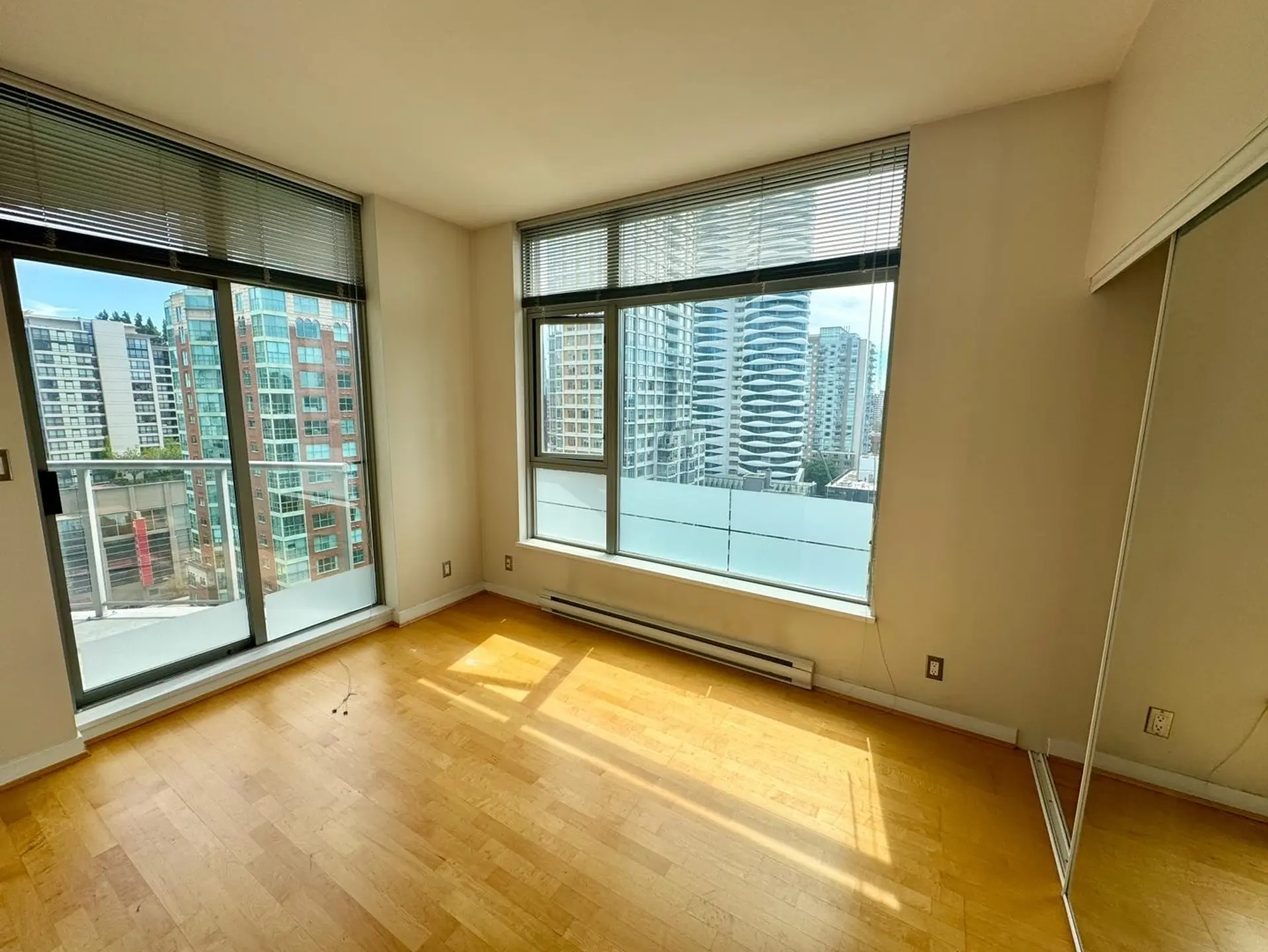 #1606 1050 Smithe Street - Image 3