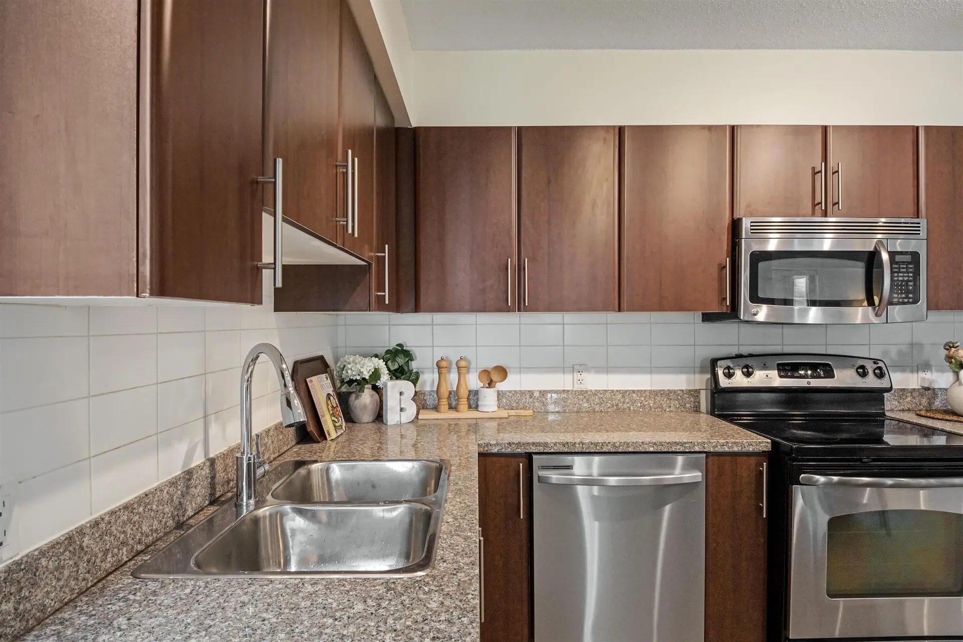 #3802 1178 Heffley Crescent - Image 5