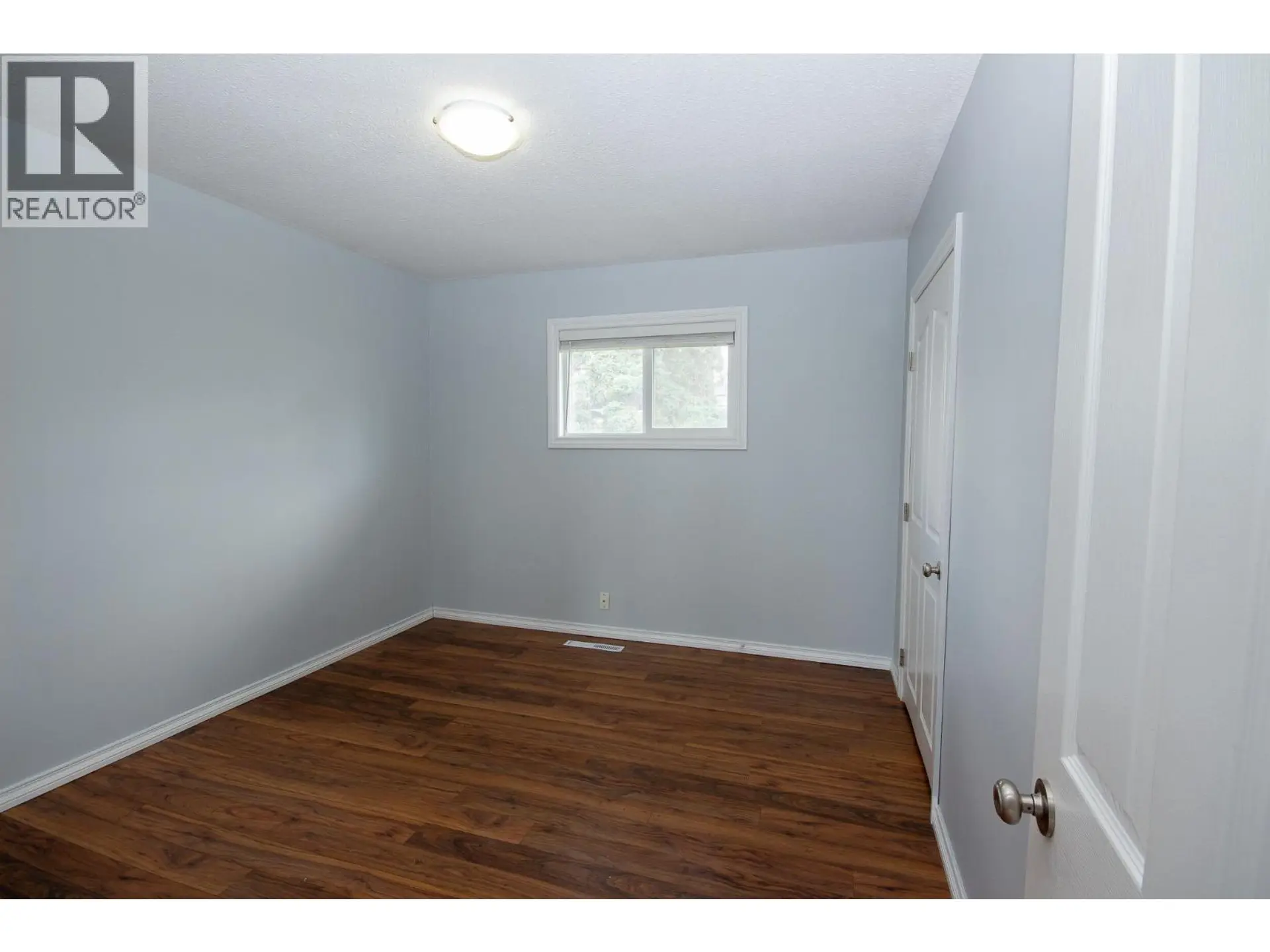 1140 96A Avenue - Image 7