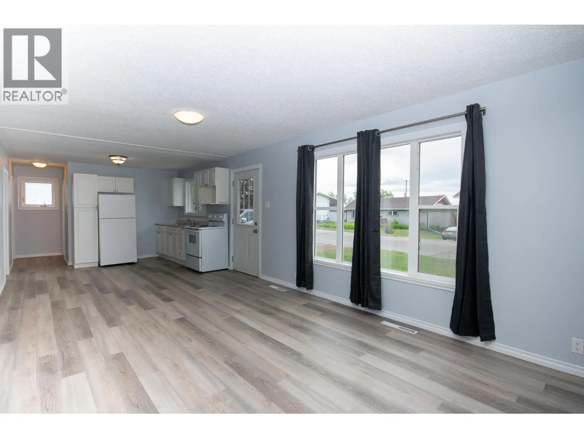 1140 96A Avenue - Image 4