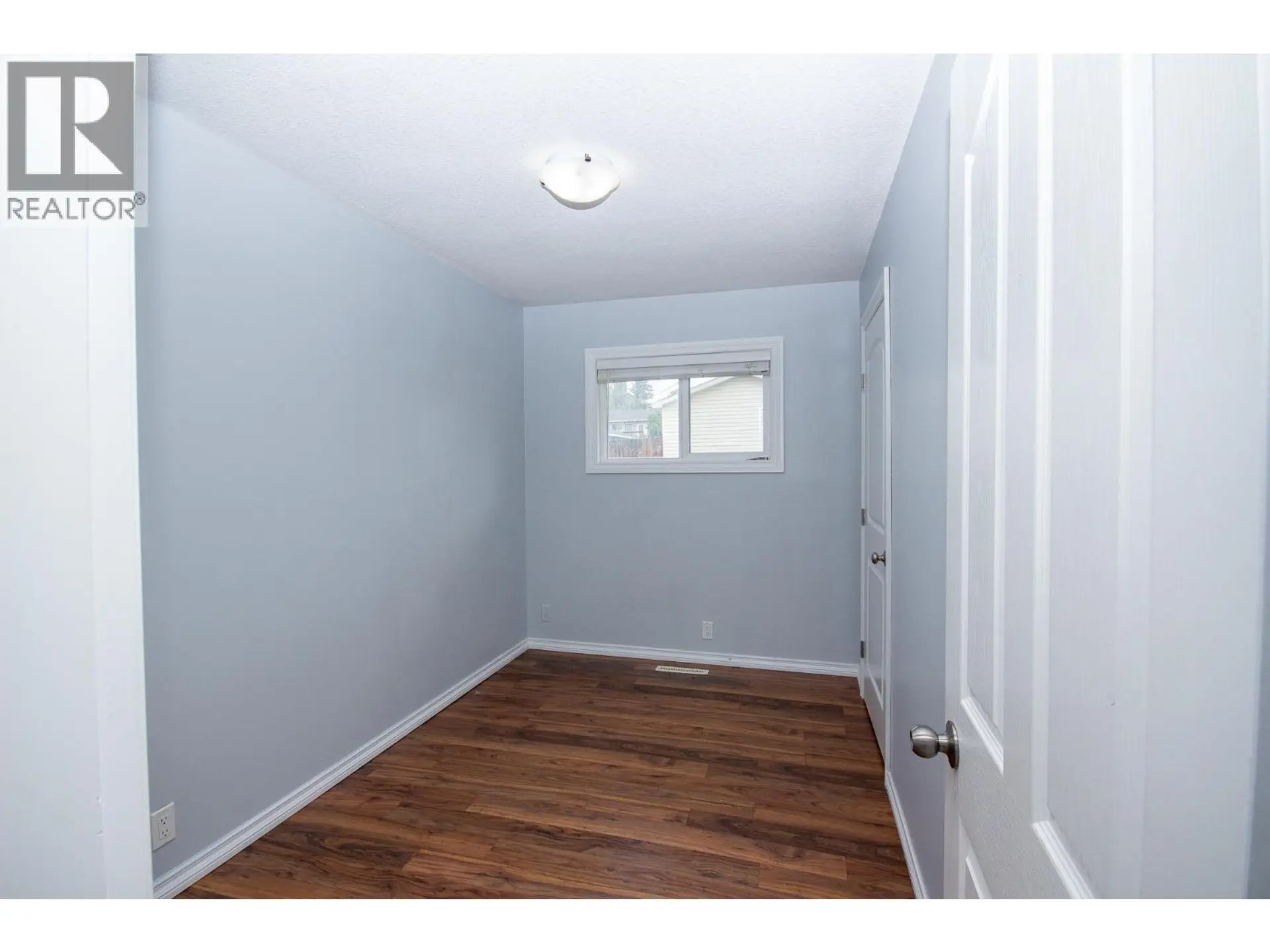 1140 96A Avenue - Image 8