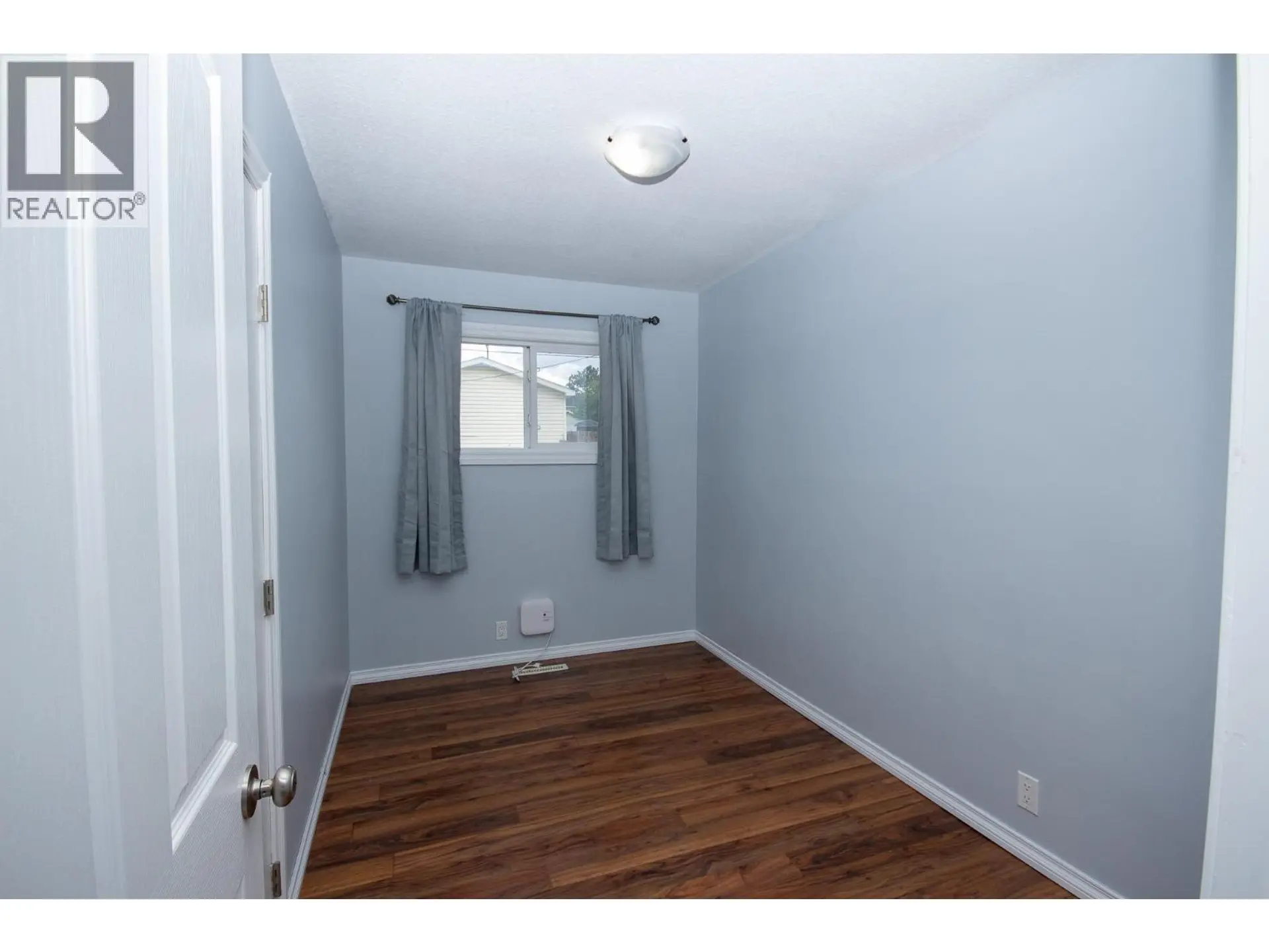 1140 96A Avenue - Image 6