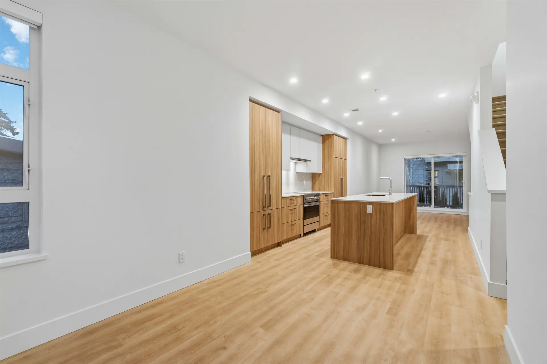 #107 2320 Emery Court - Image 2