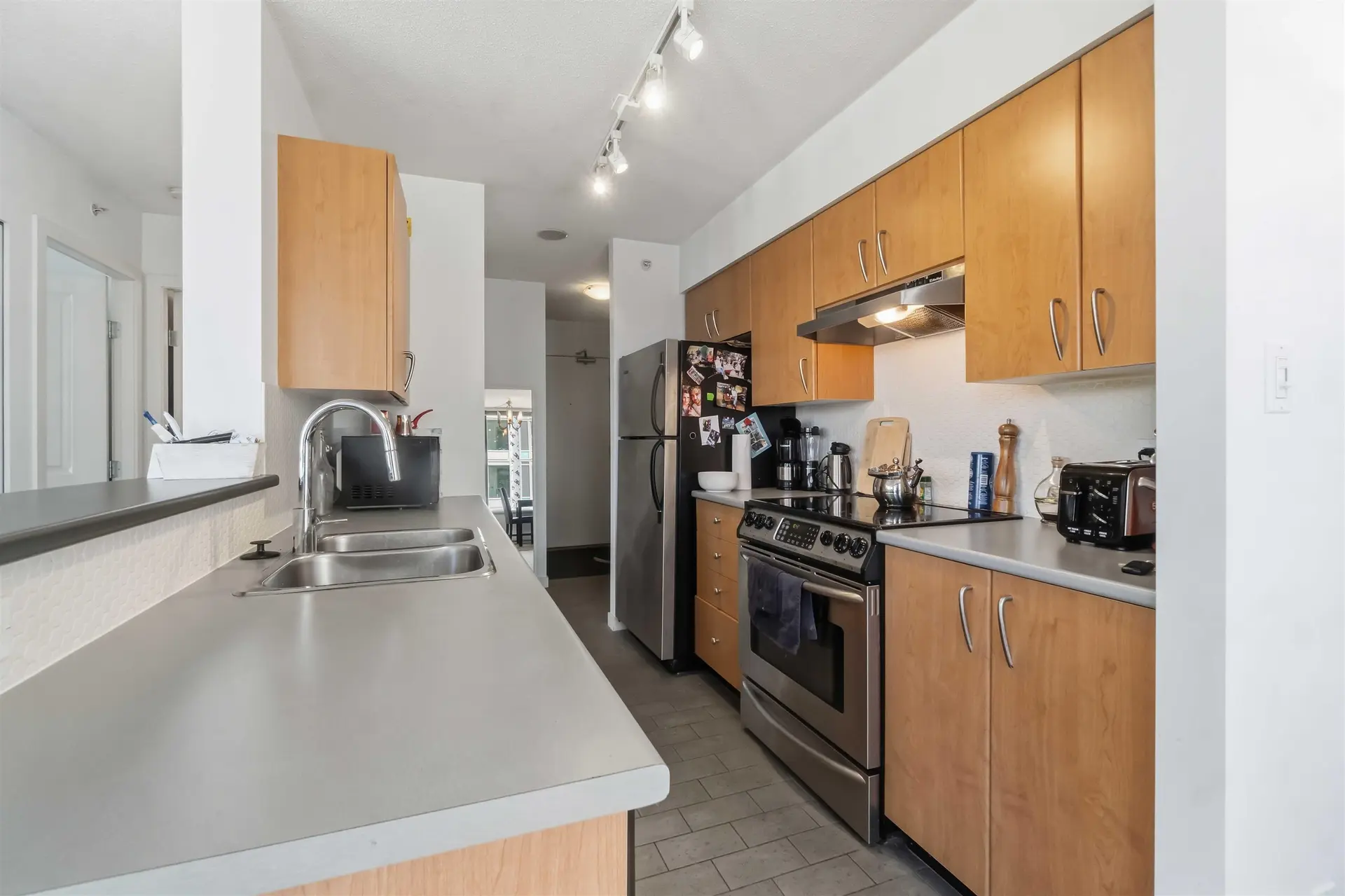 #1408 1295 Richards Street - Image 3
