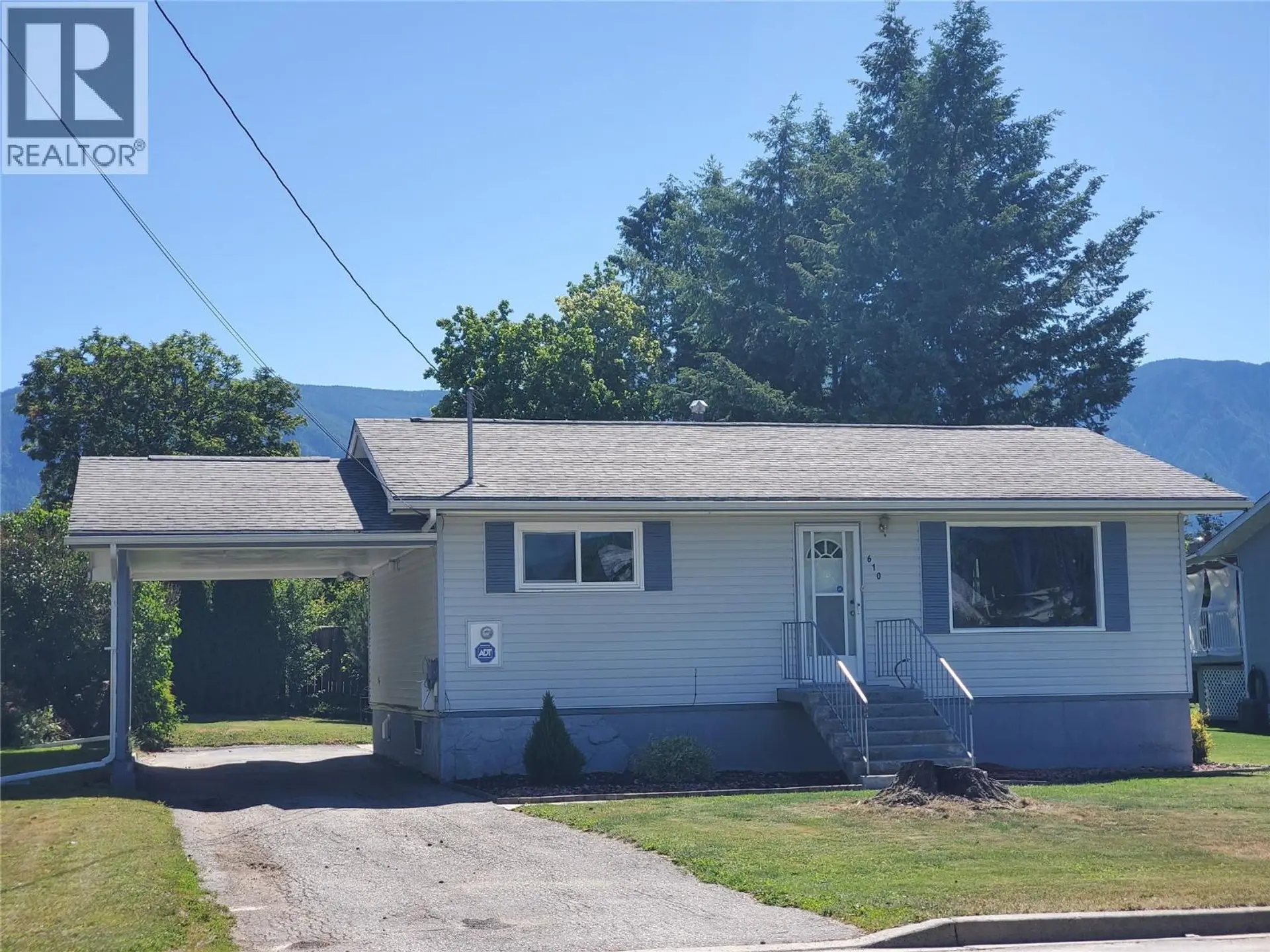 Property at 610 20th Avenue S, Creston, BC