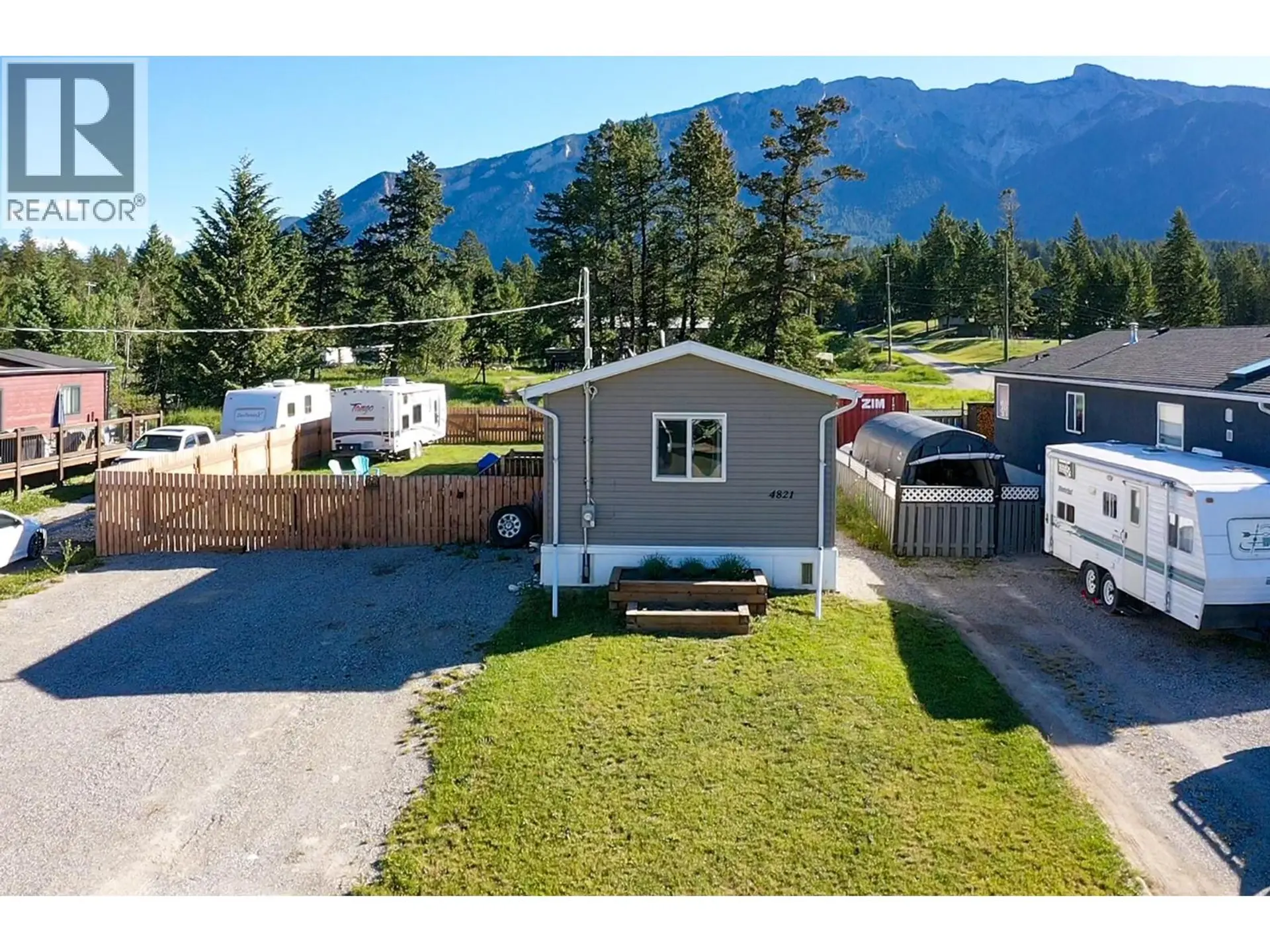 Property at 4821 CRESCENTWOOD Drive, Edgewater, BC