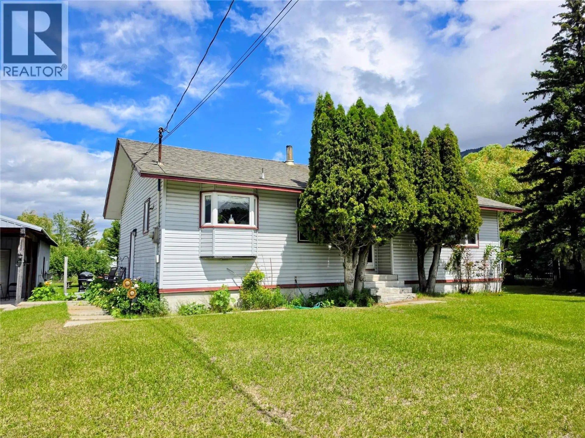 Property at 4771 Burns Avenue, Canal Flats, BC