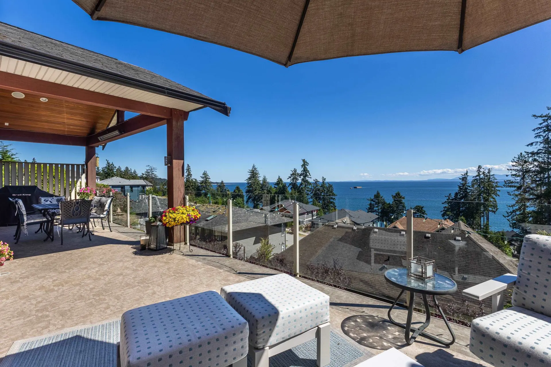 Property at 5997 Cowrie Street, Sechelt, BC