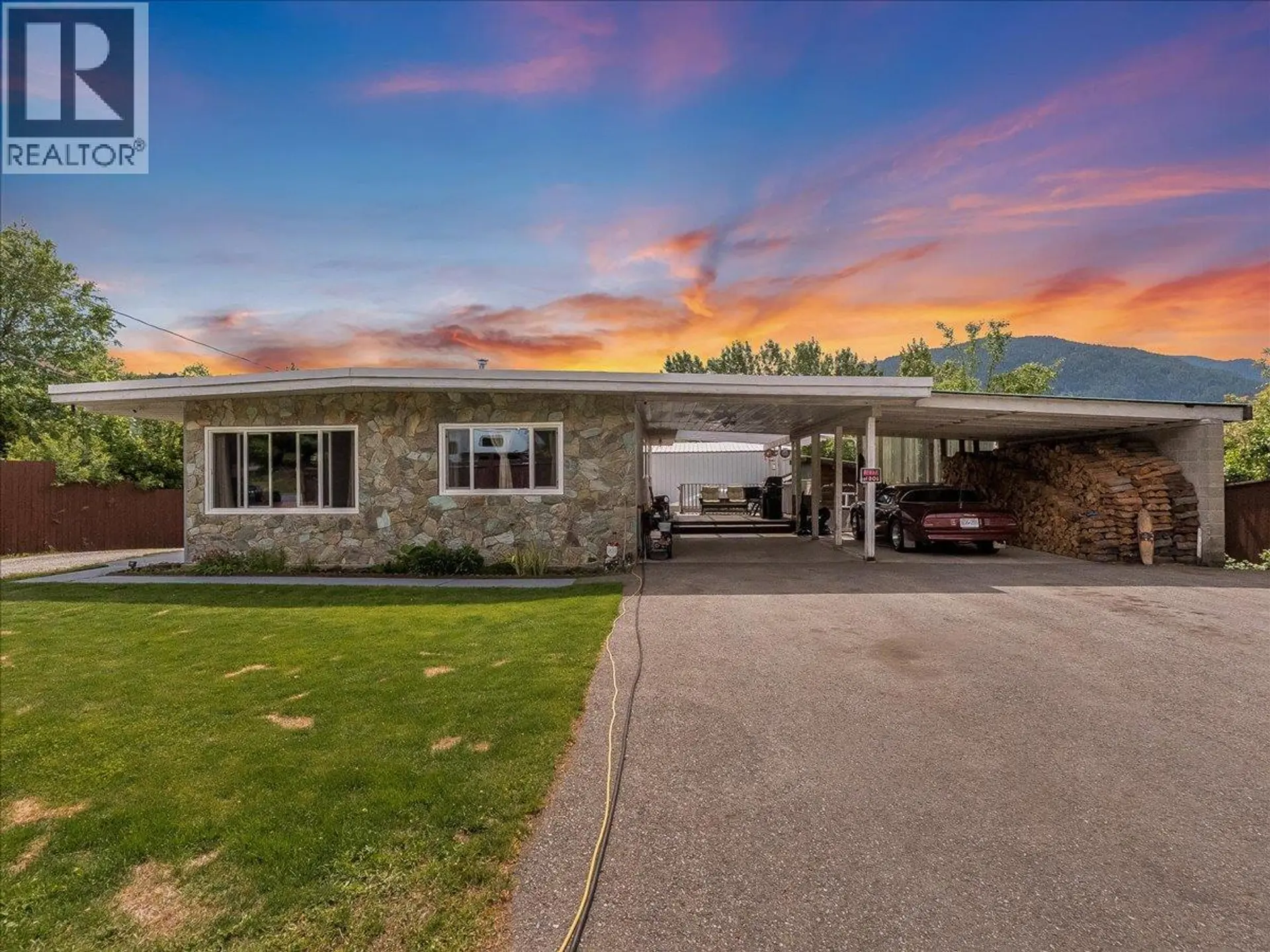 Property at 609 201st Avenue, Castlegar, BC