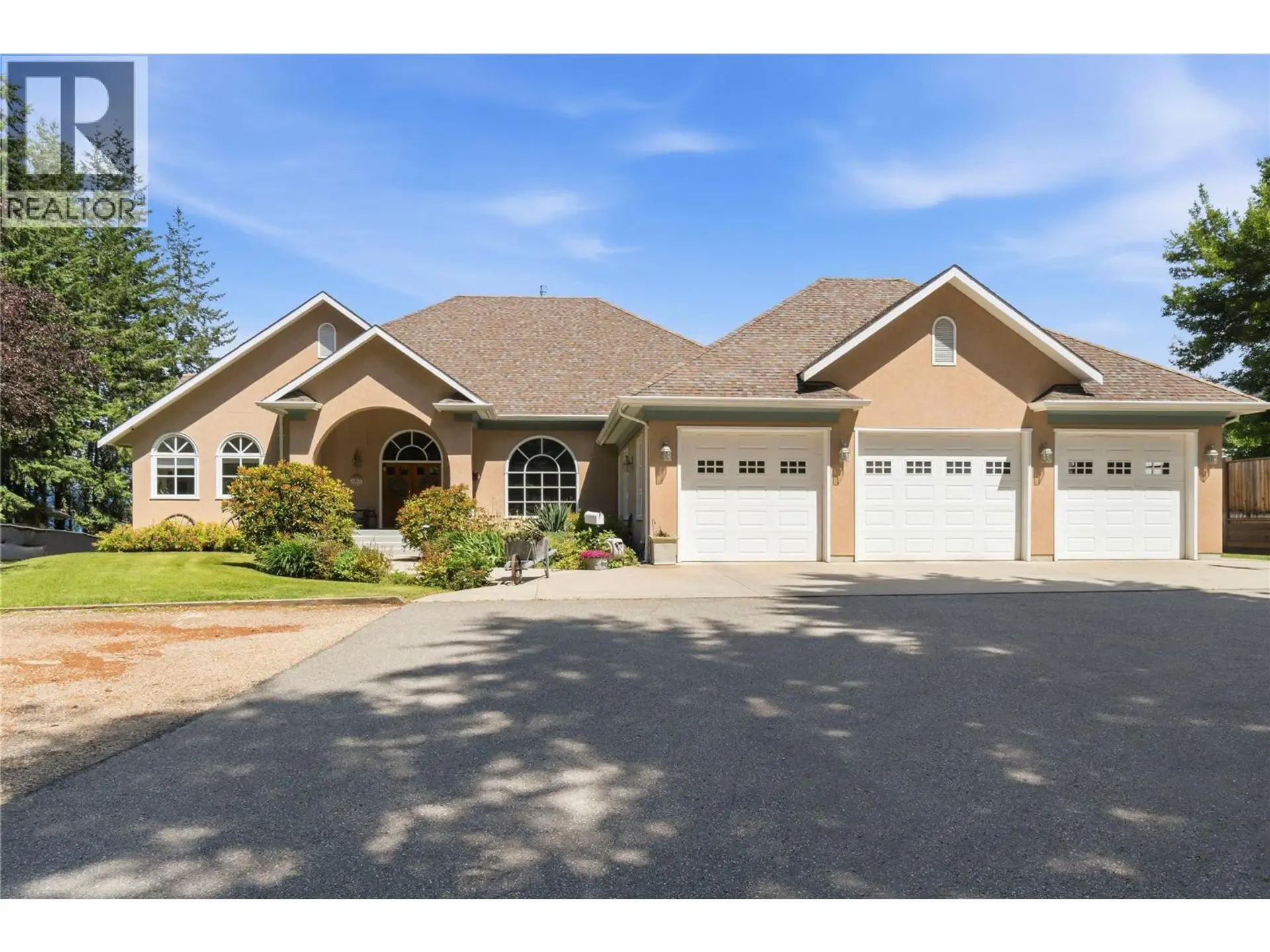 Property at 2307 5 Avenue SE, Salmon Arm, BC