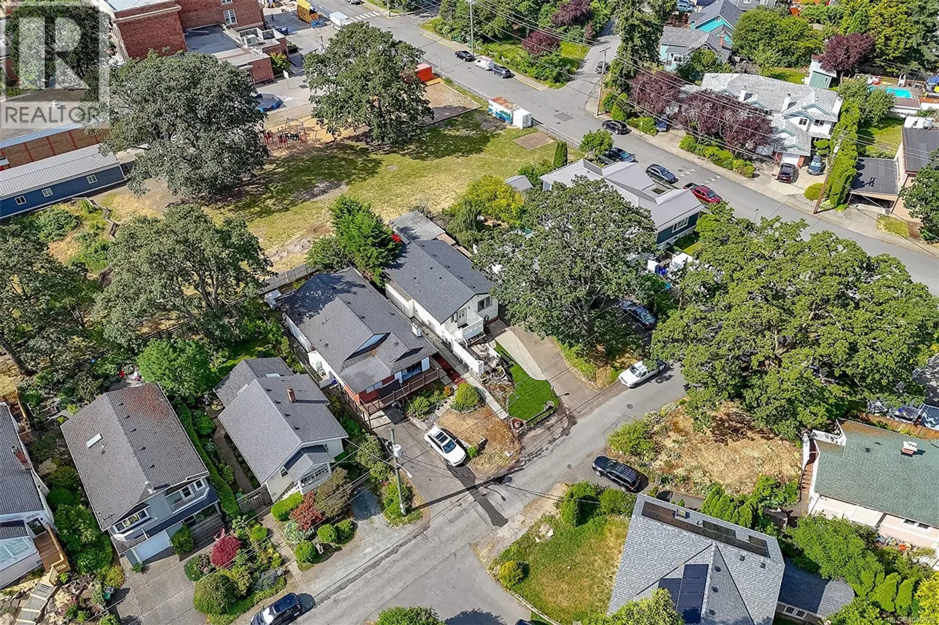 Property at 1519 Pearl St, Victoria, BC