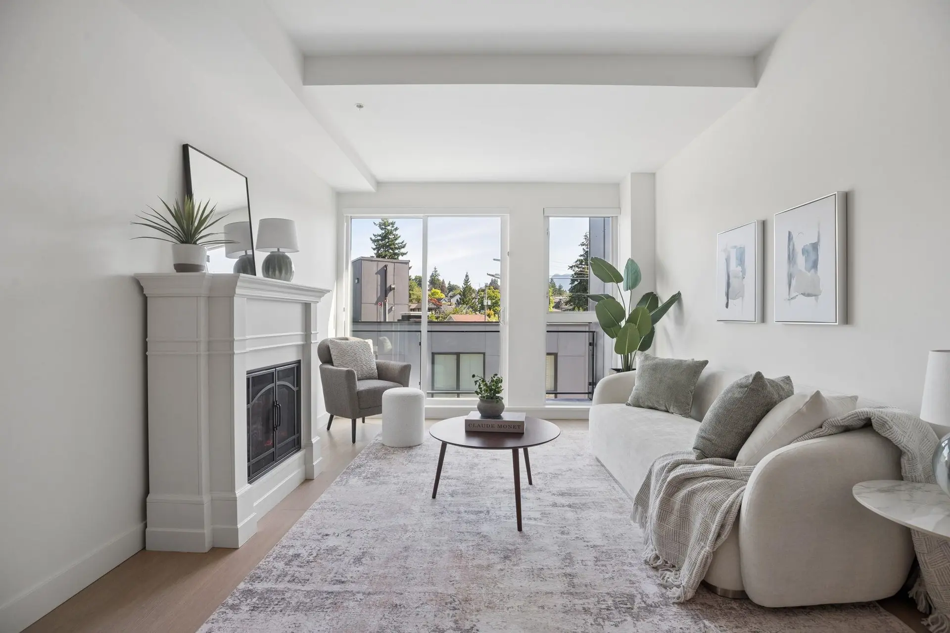 Property at #563 422 E 3rd Street, North Vancouver, BC