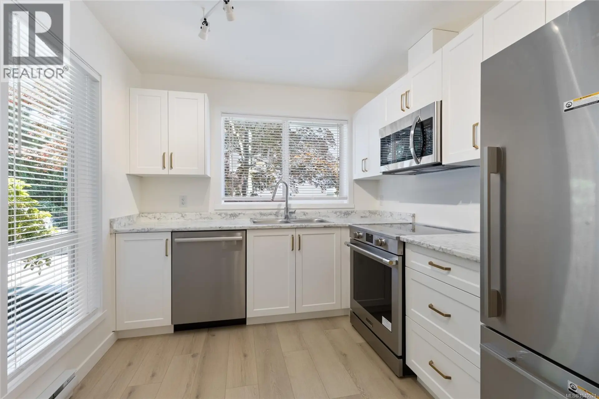 Property at #103 689 Bay St, Victoria, BC