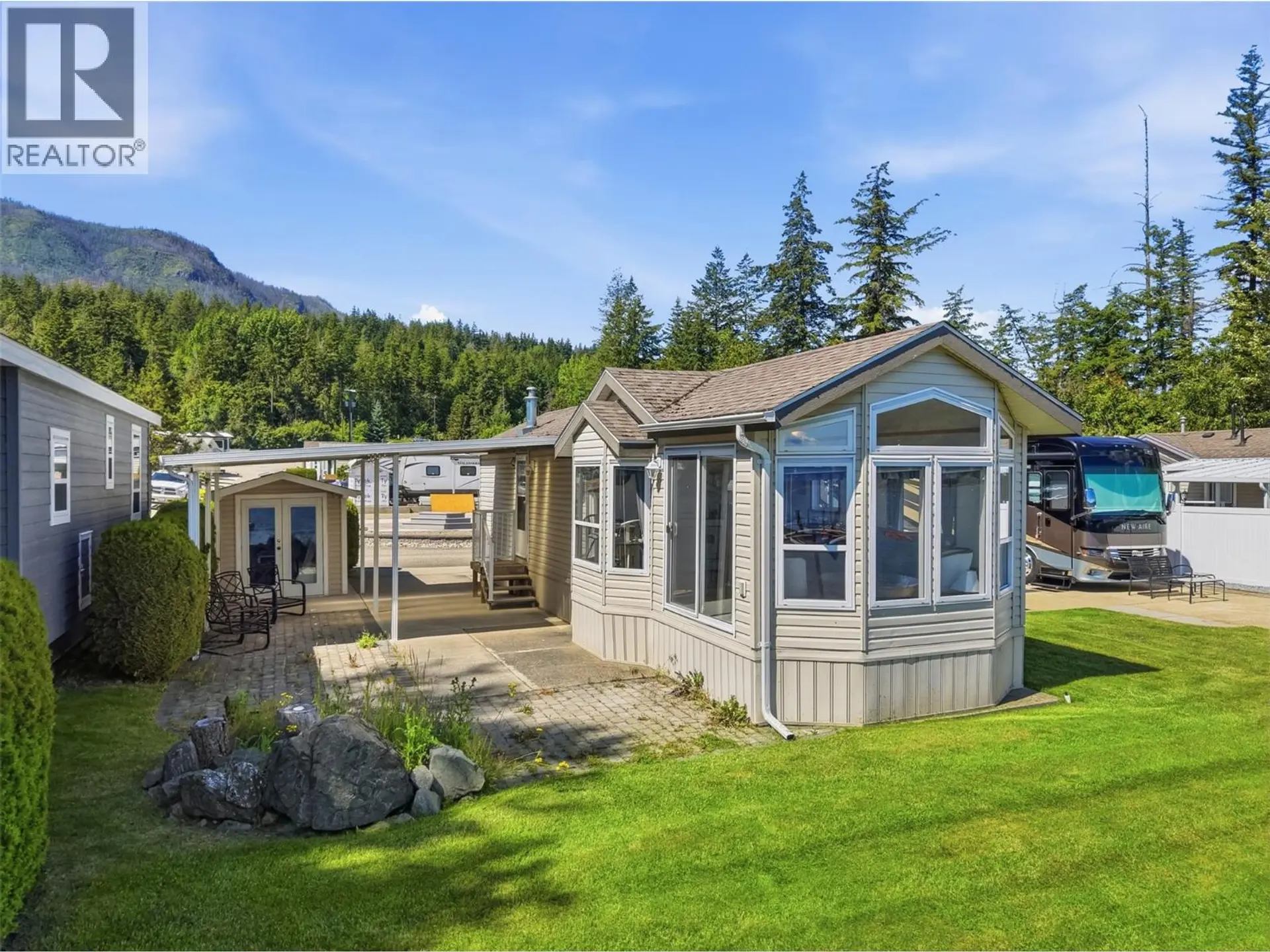 Property at #17 667 Waverly Park Frontage Road, Sorrento, BC