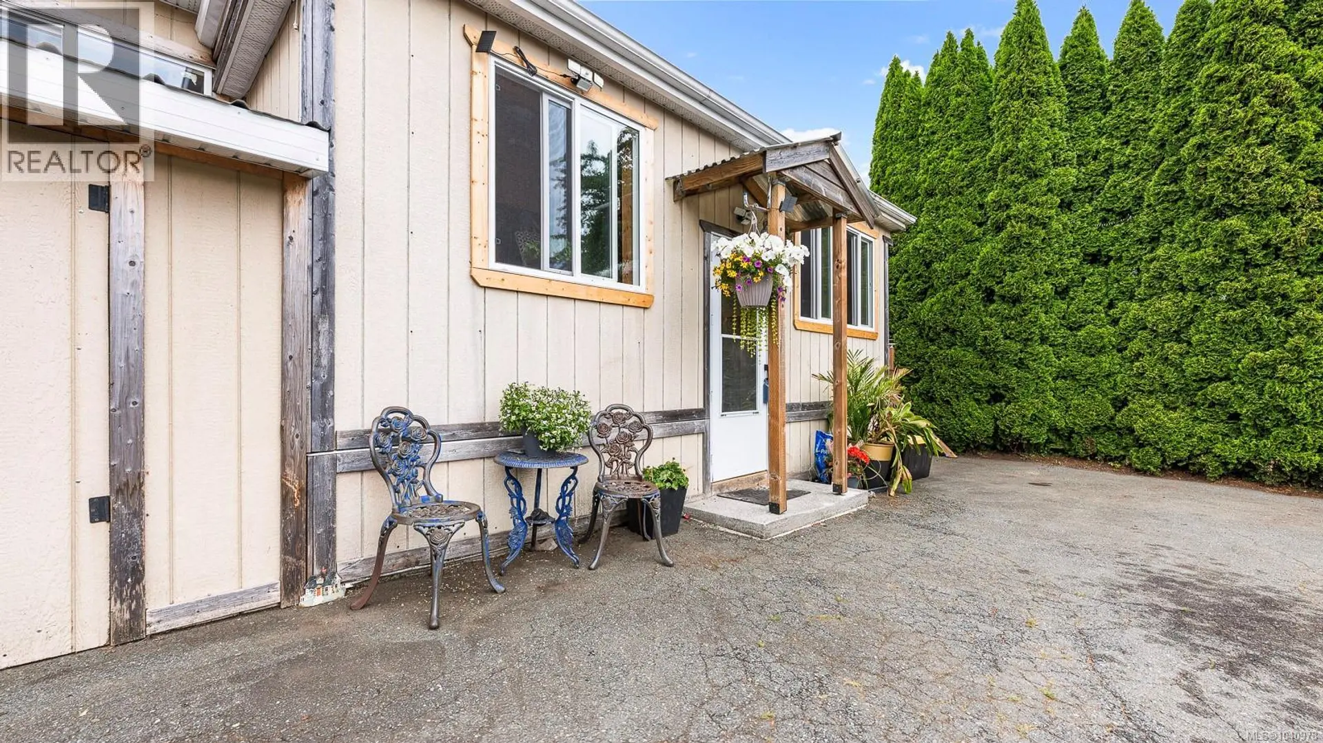 Property at 4931 Island Hwy N, Courtenay, BC