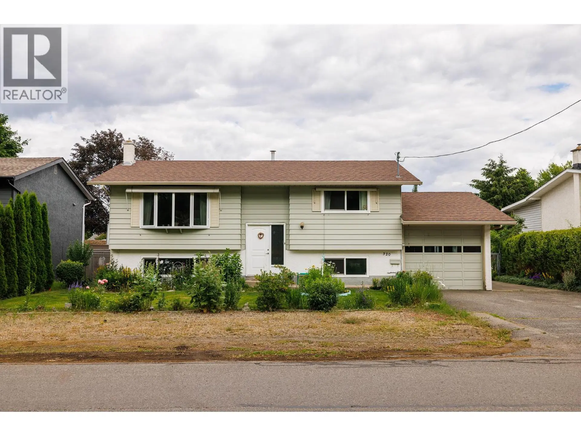 Property at 320 Sumac Road E, Kelowna, BC
