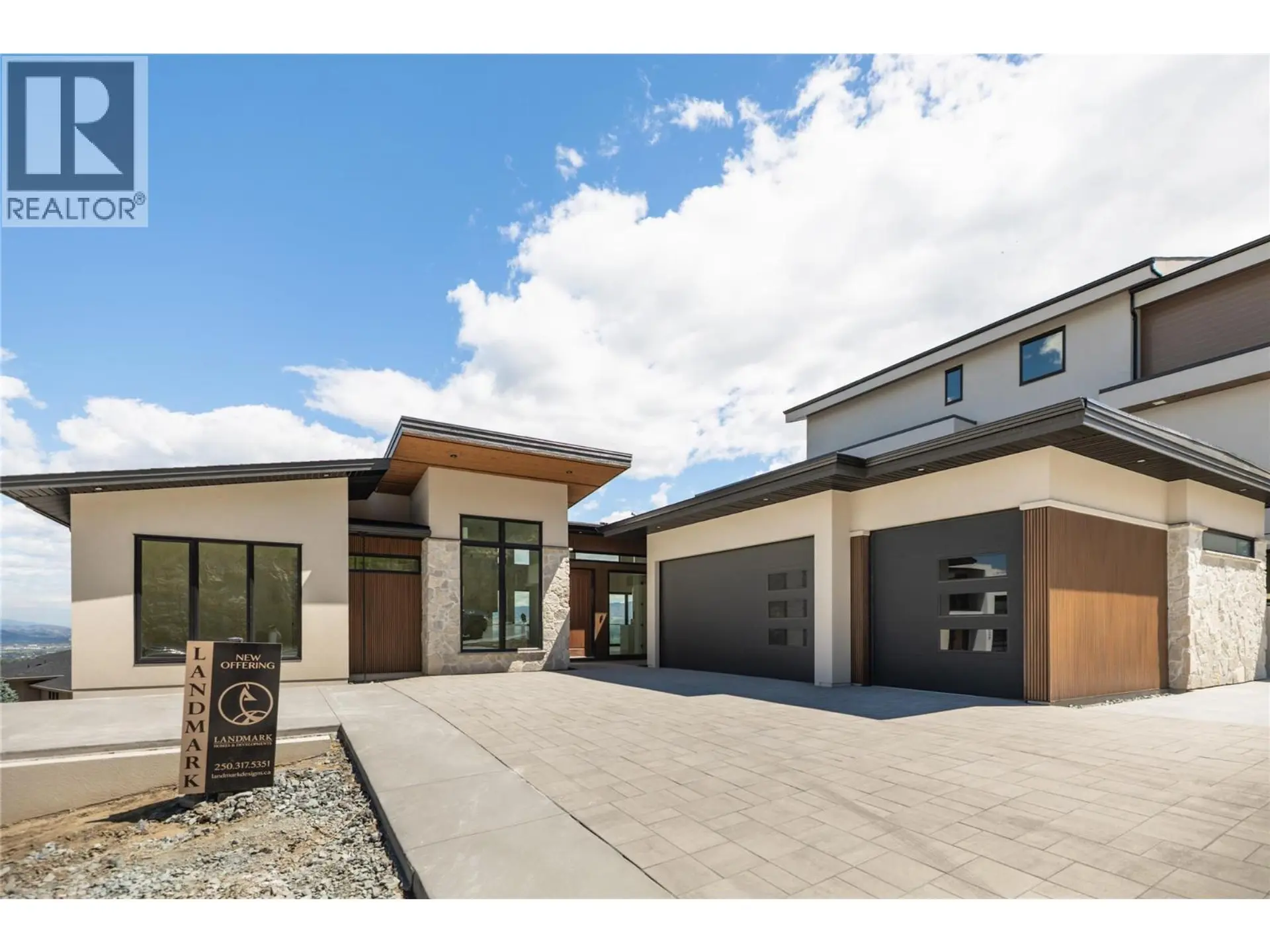 Property at 1004 Emslie Street, Kelowna, BC