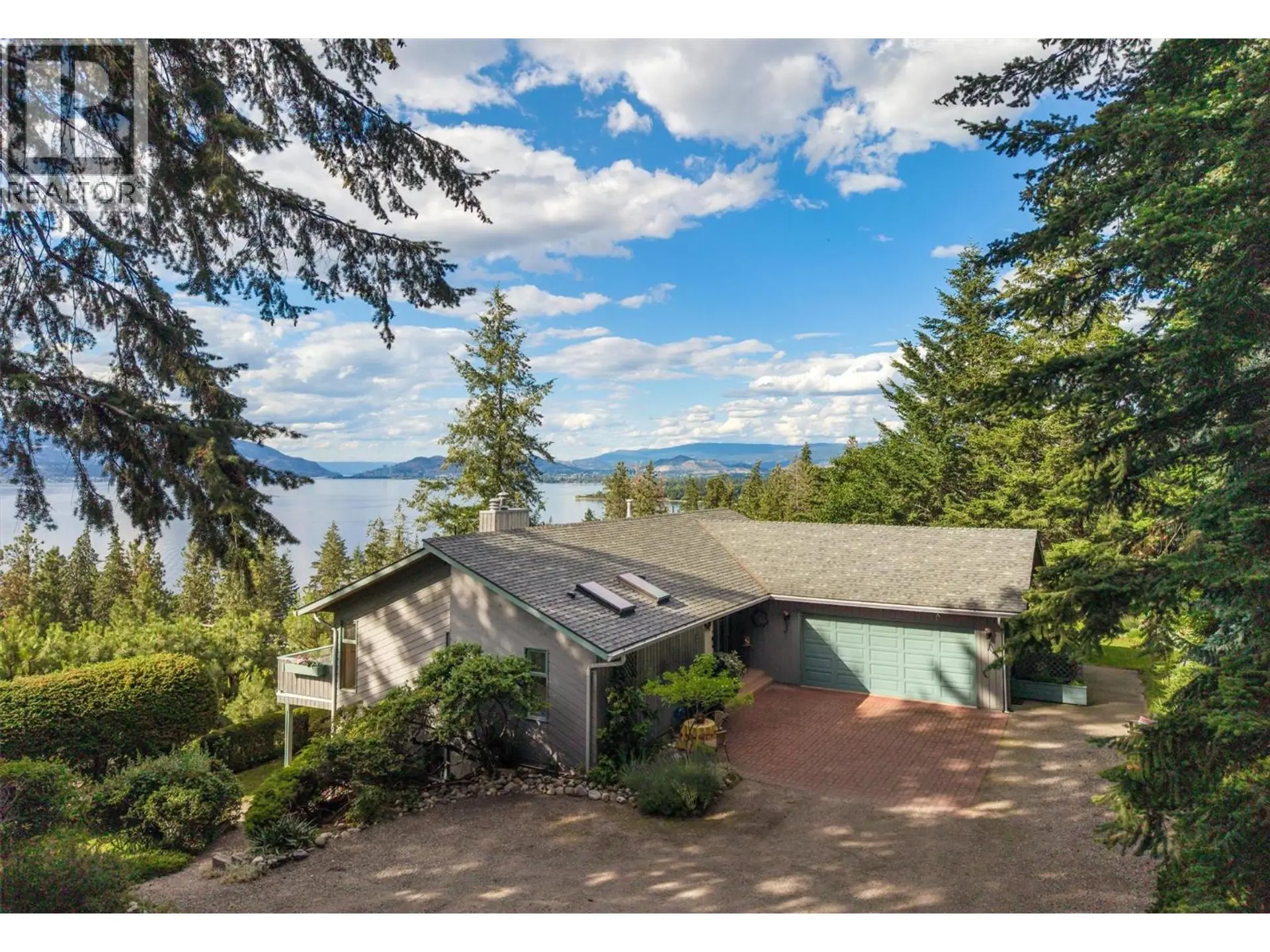 Property at 424 Edgemont Court, Kelowna, BC