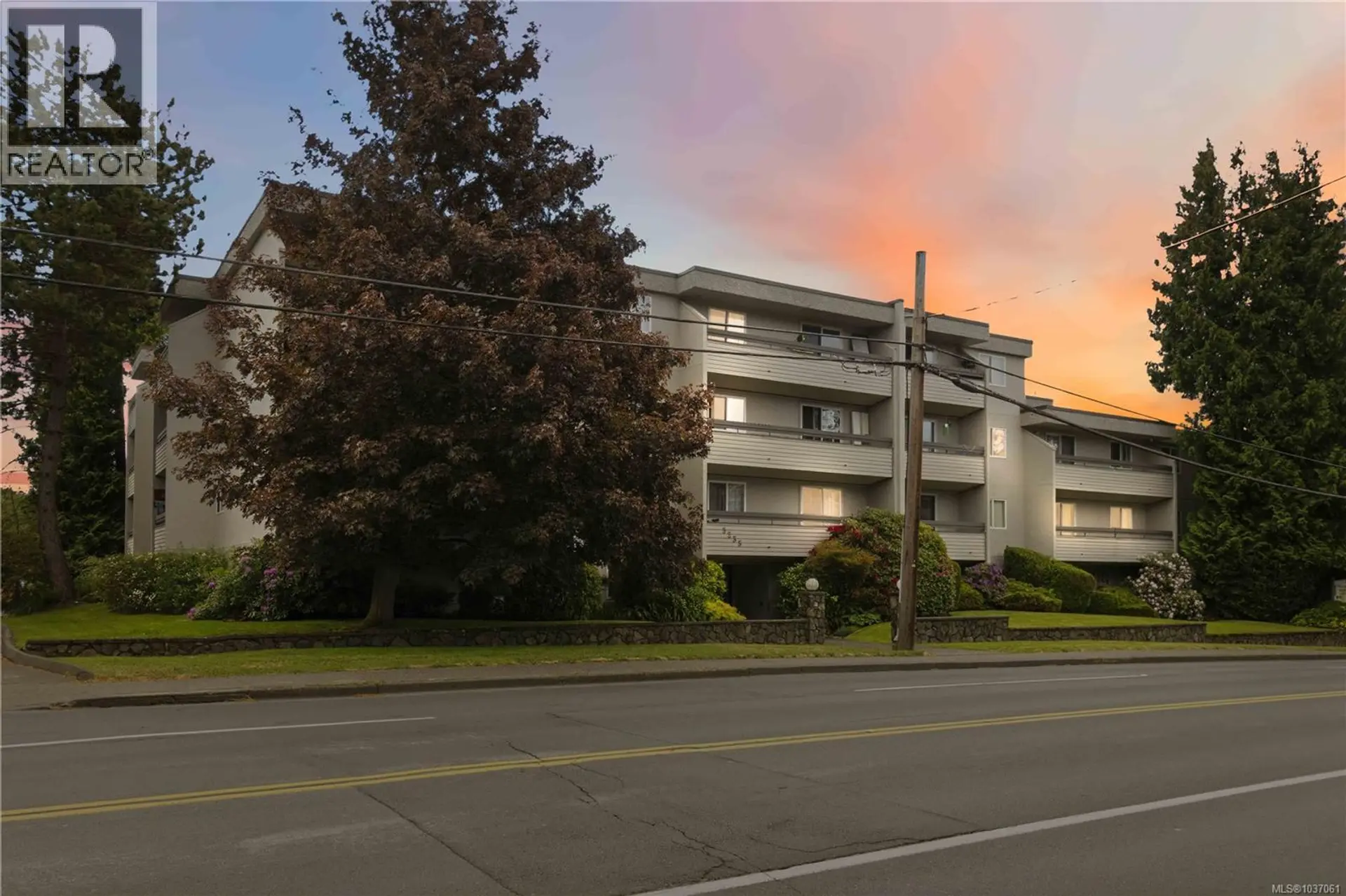 Property at #314 3235 Quadra St, Saanich, BC