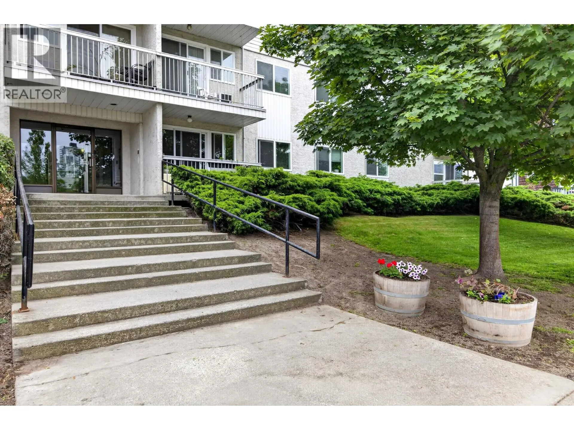 Property at #108 625 Rowcliffe Avenue, Kelowna, BC