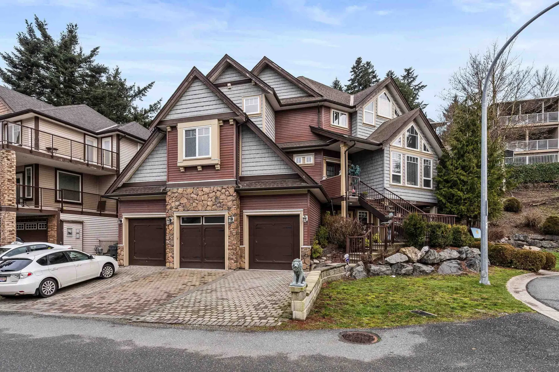 Property at 35527 Zanatta Place, Abbotsford, BC