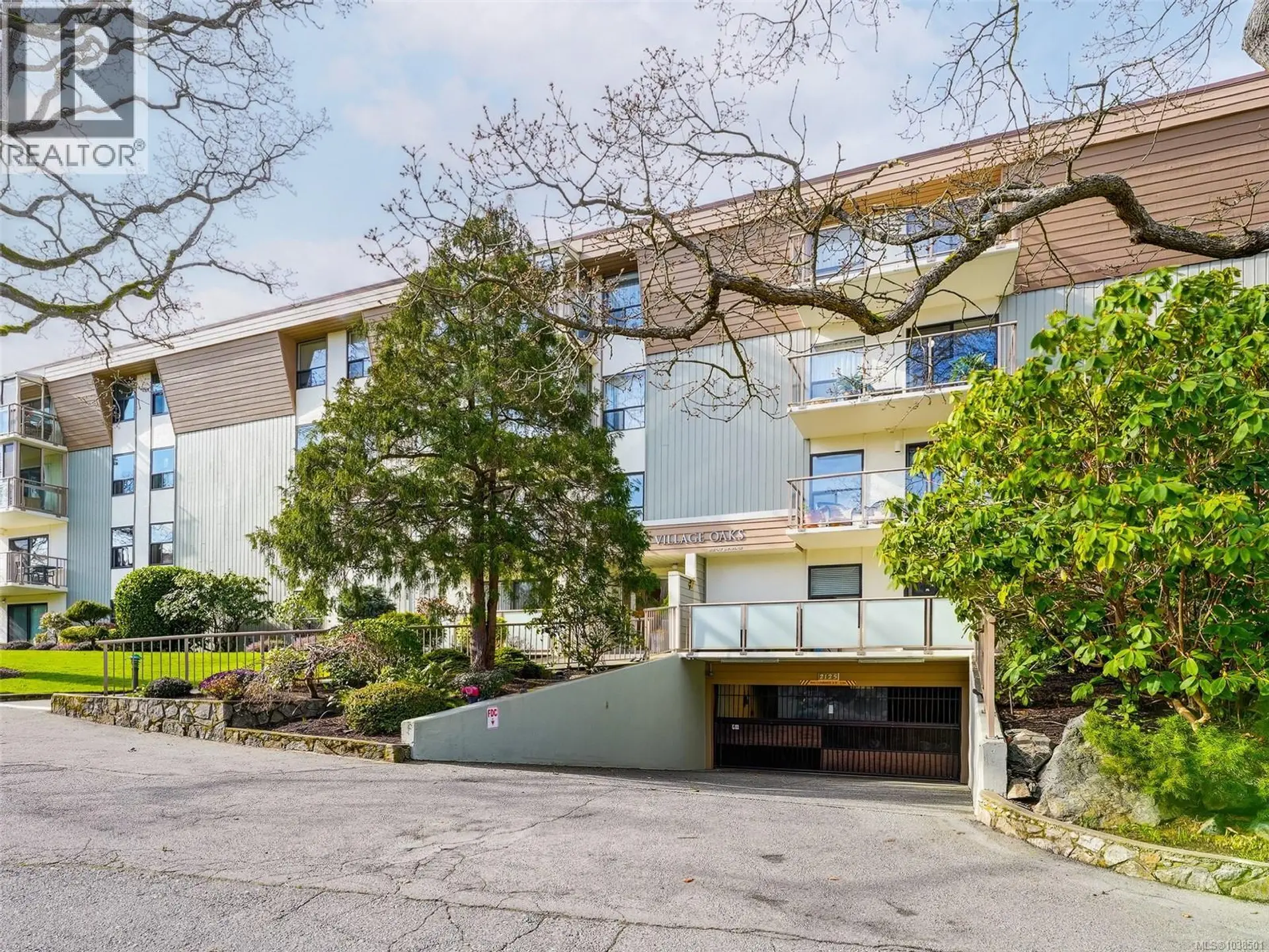 Property at #303 2125 Oak Bay Ave, Oak Bay, BC