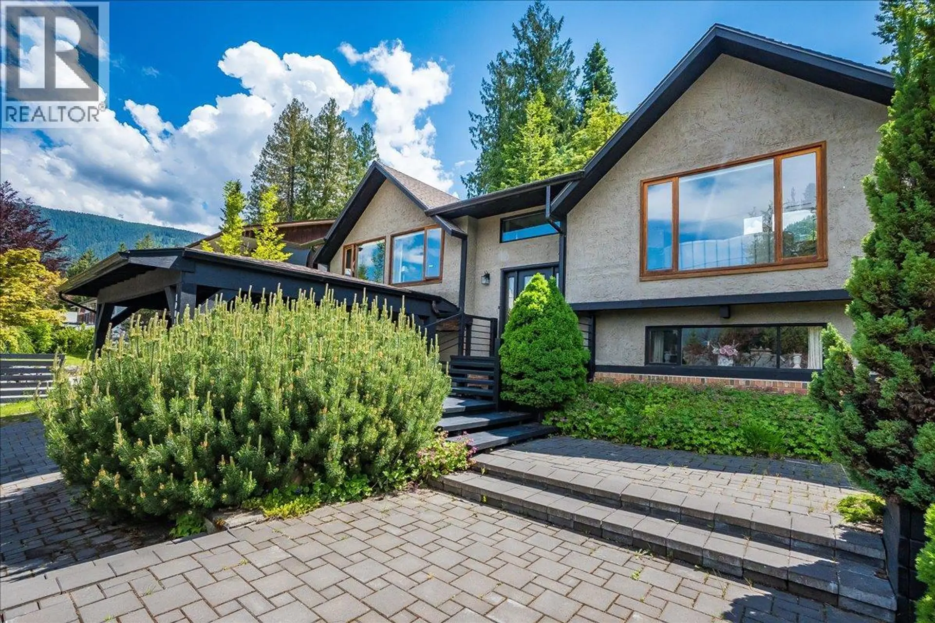 Property at 1001 GILKER Street, Nelson, BC
