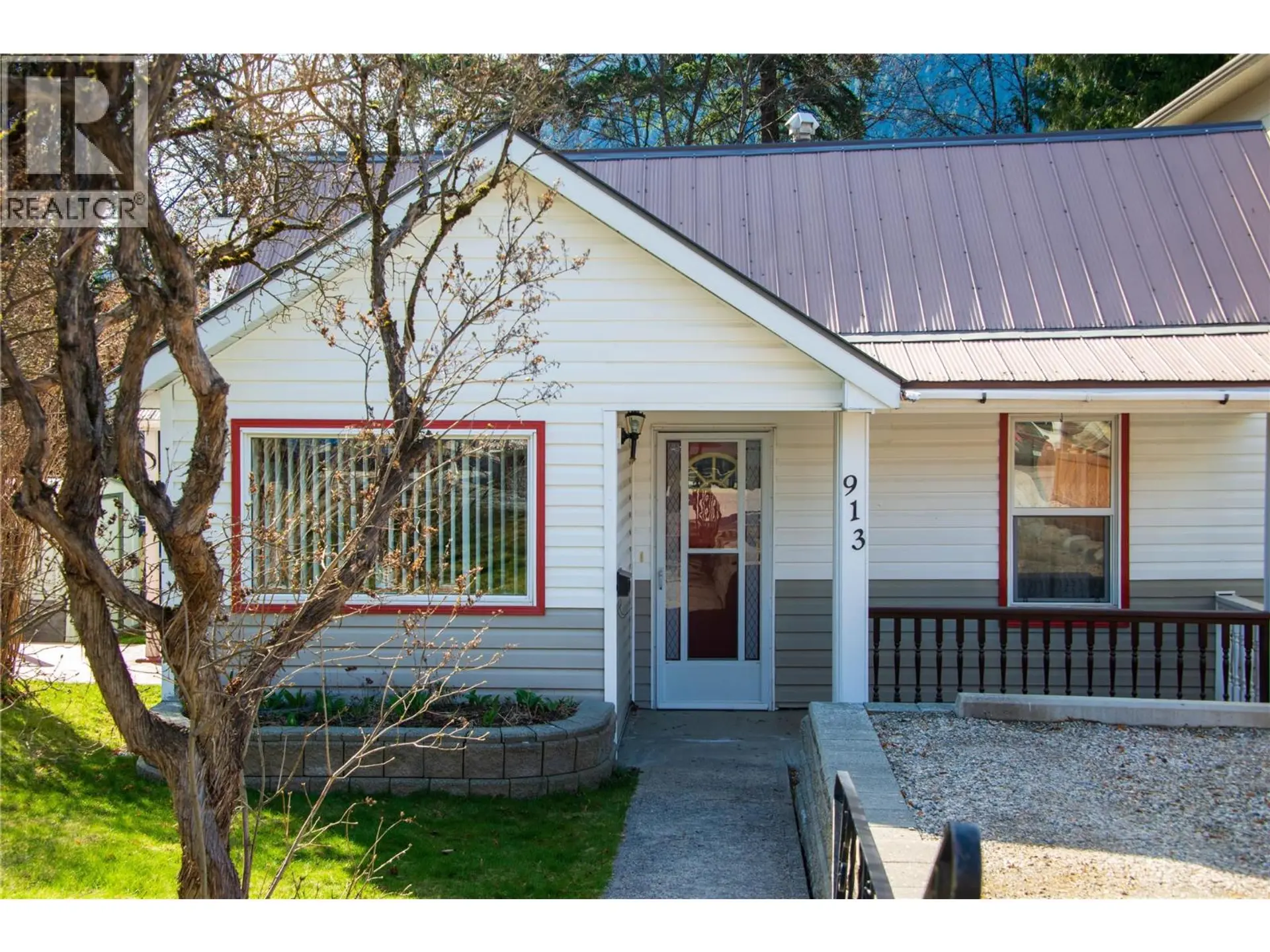 Property at 913 Sixth Street, Nelson, BC