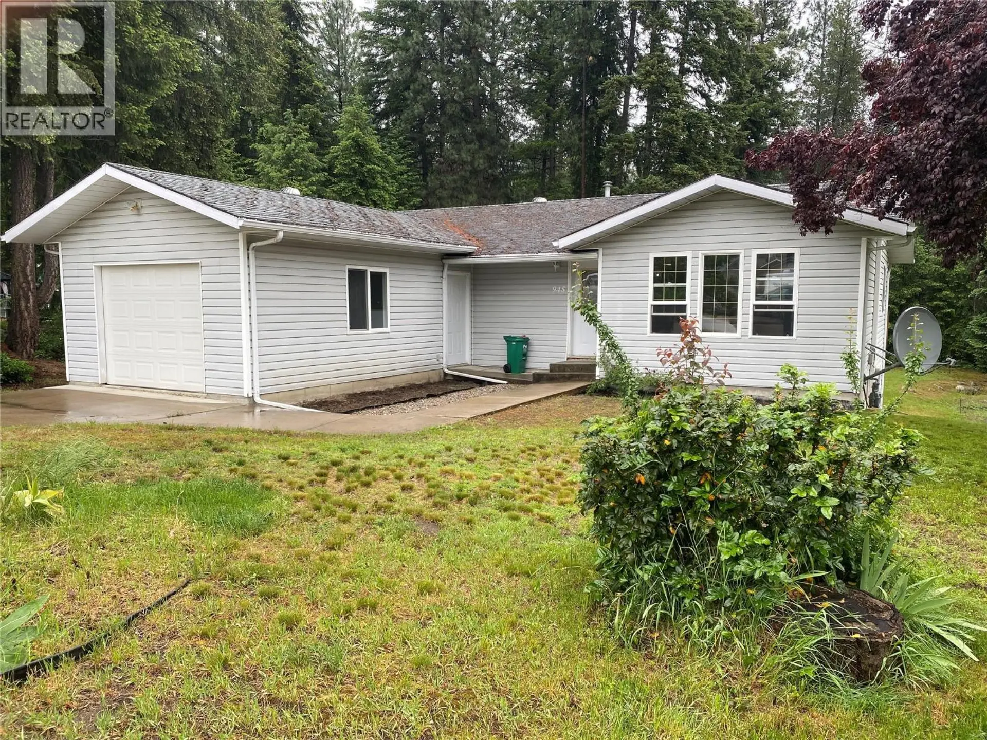 Property at 945 Pine Crescent, Genelle, BC