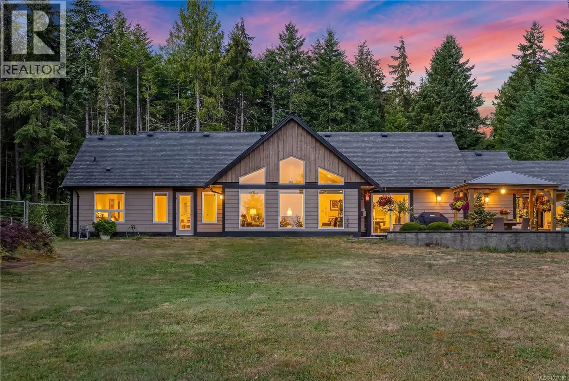 Property at 1737 Galvin Pl, Qualicum Beach, BC