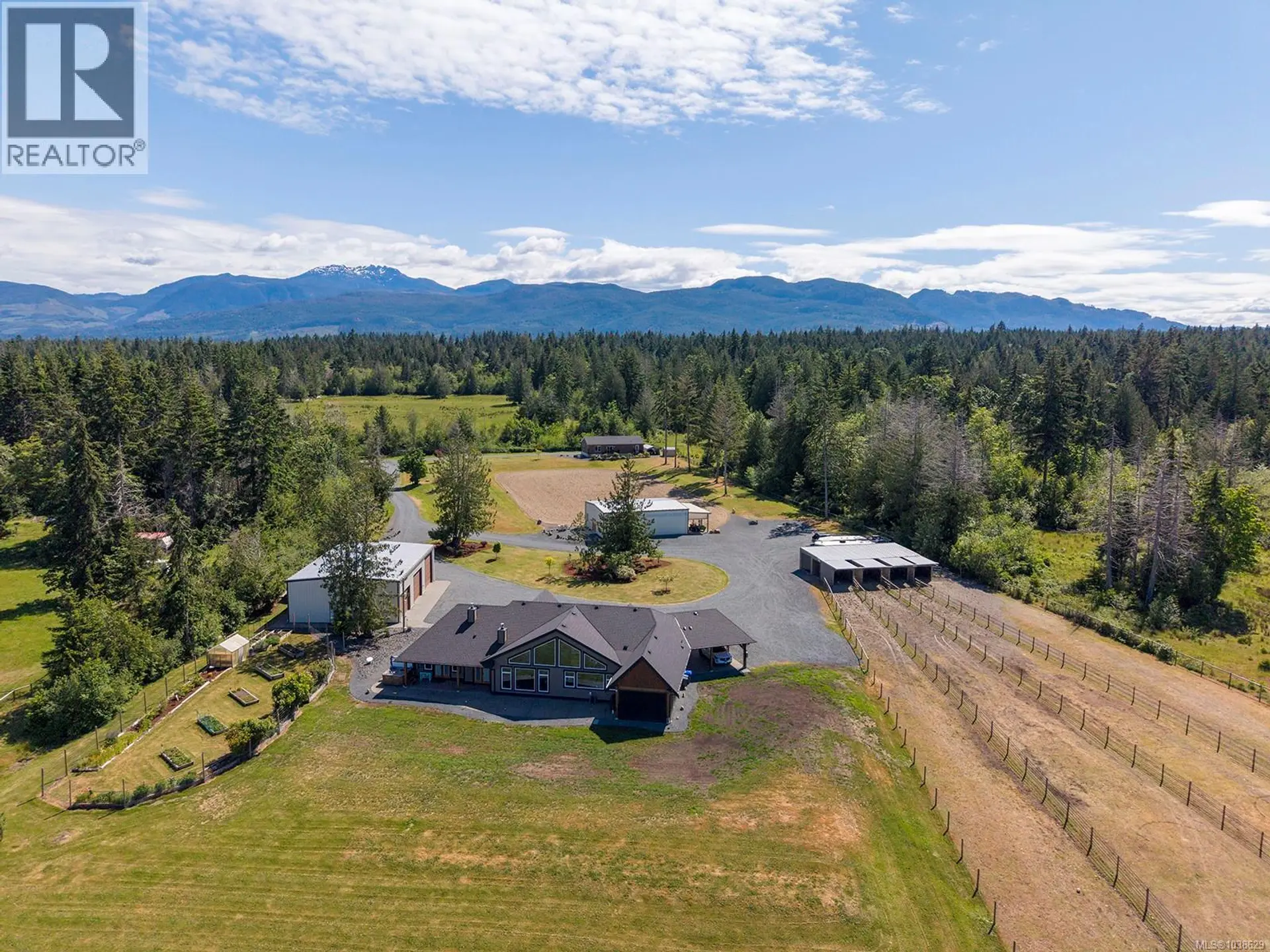 Property at 416 Grovehill Rd, Qualicum Beach, BC