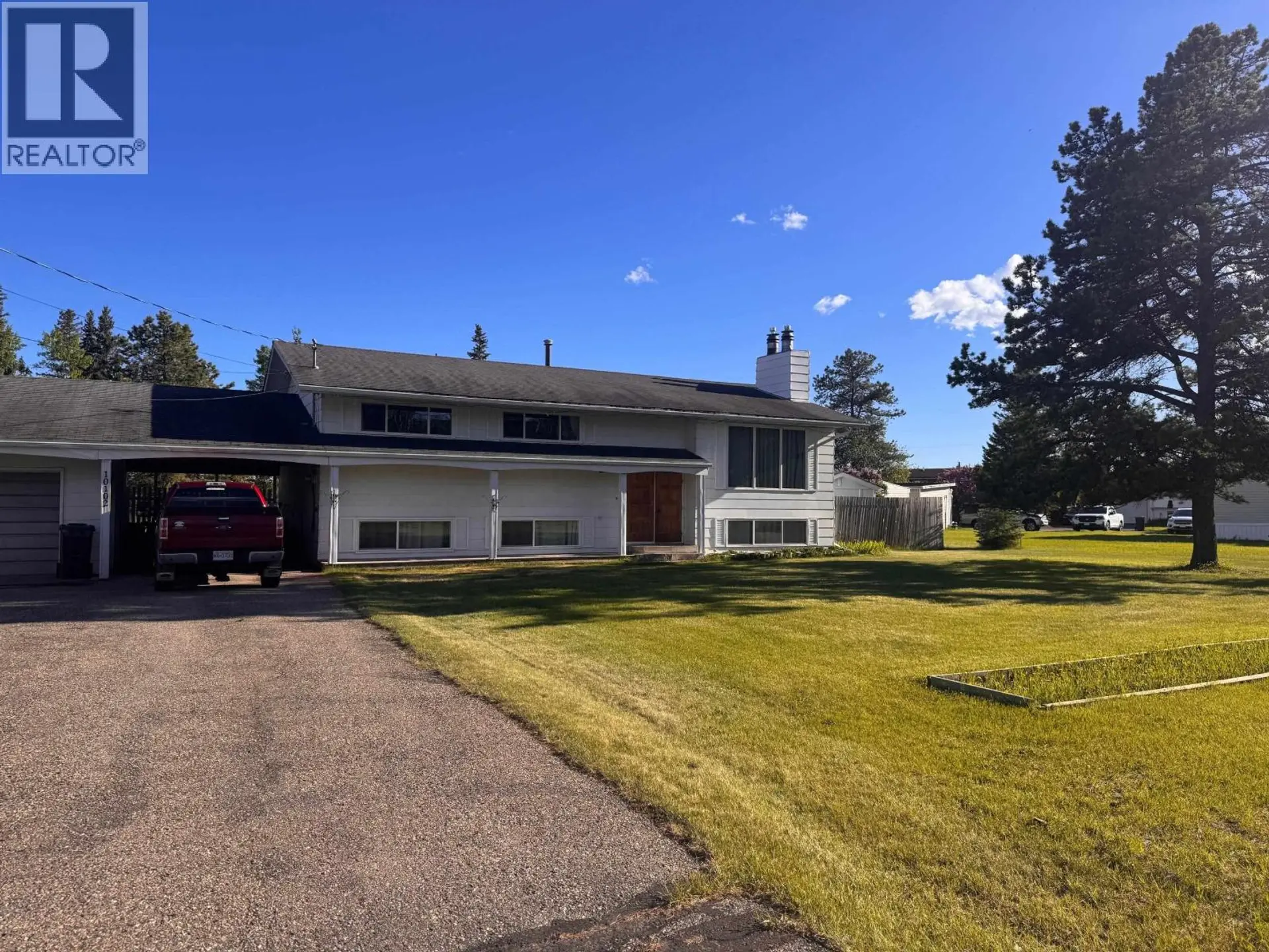 Property at 10102 PAQUETTE AVENUE, Hudsons Hope, BC