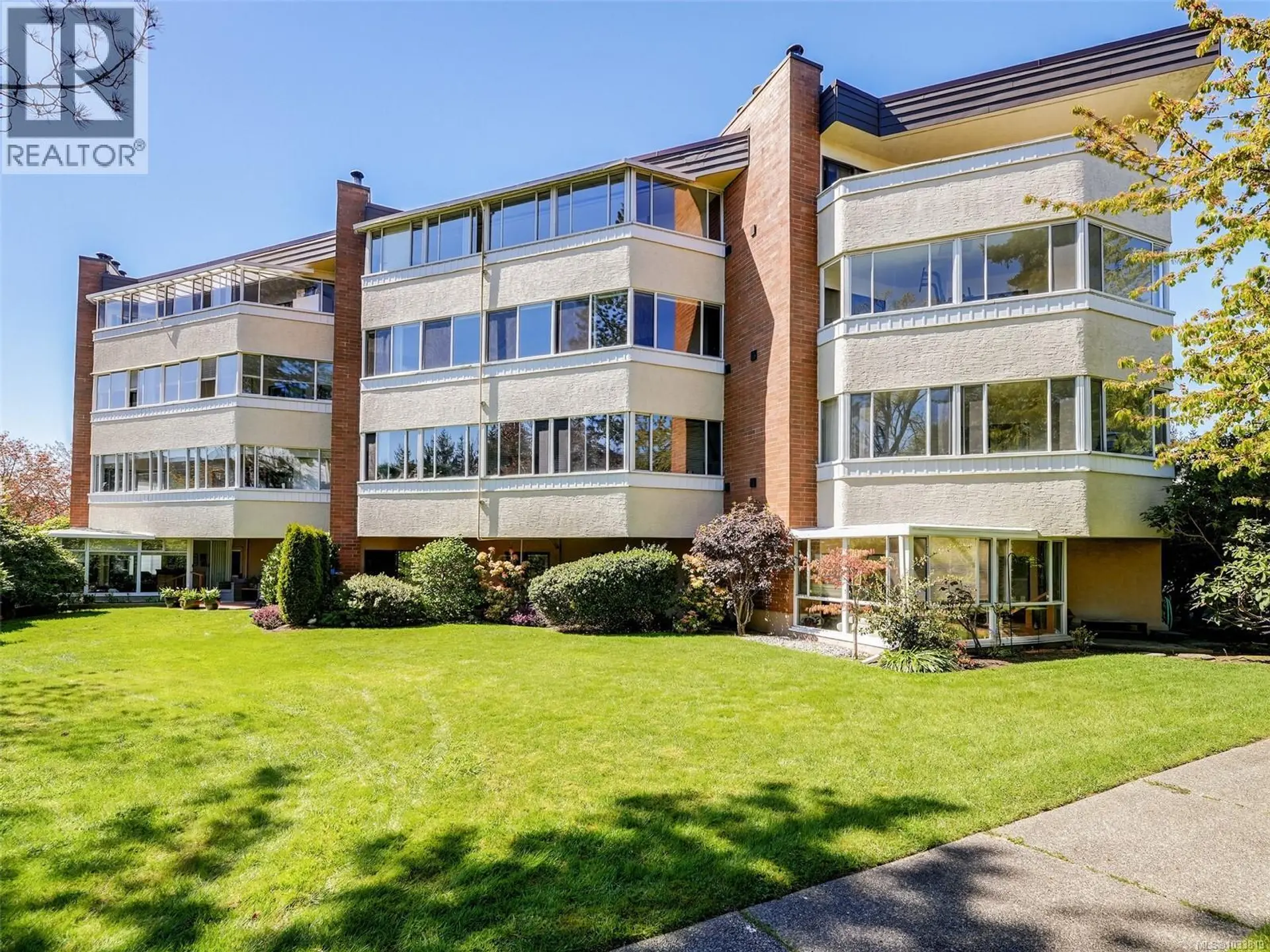 Property at #301 9900 Fifth St, Sidney, BC