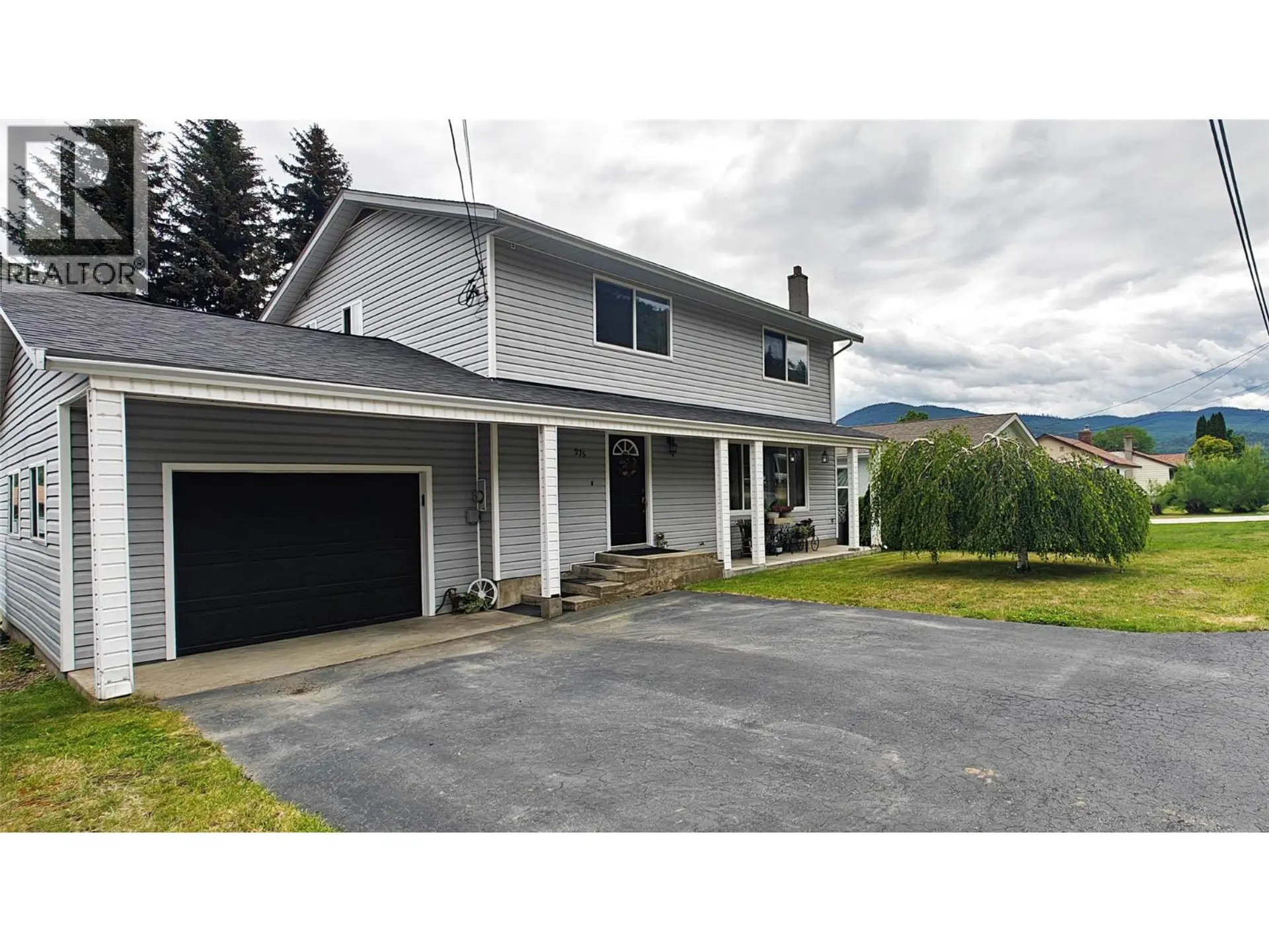 Property at 275 10th Avenue, Montrose, BC