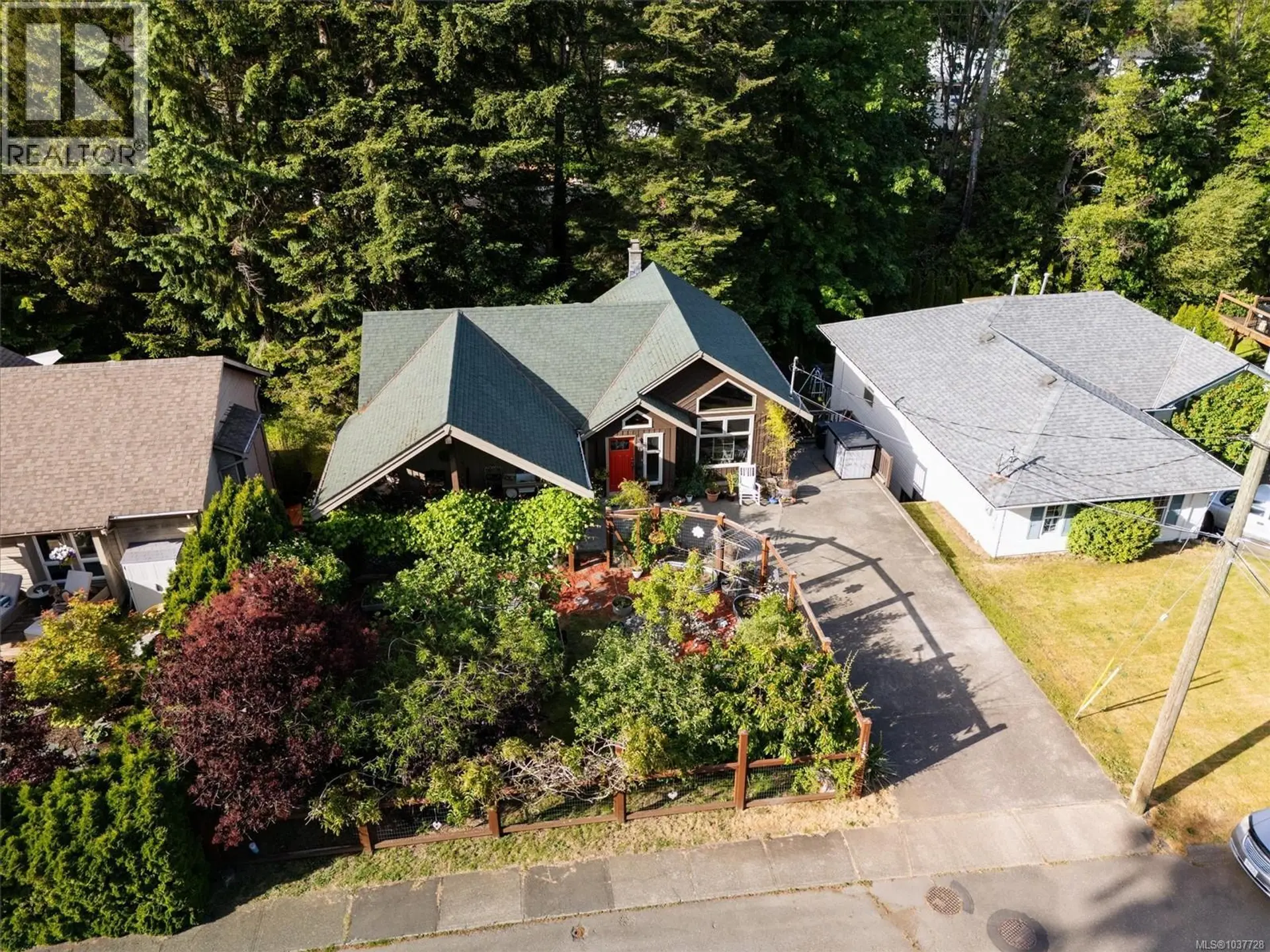 Property at 1456 Hurford Ave, Courtenay, BC