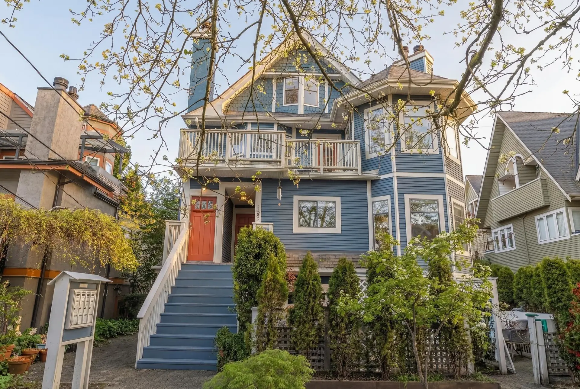 Property at 2427 W 6th Avenue, Vancouver, BC
